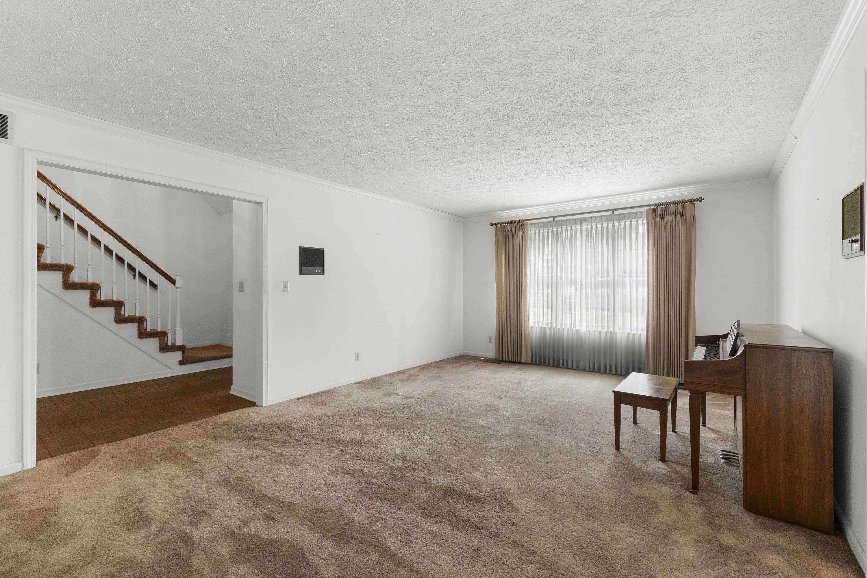 2402 Cherrywood Court