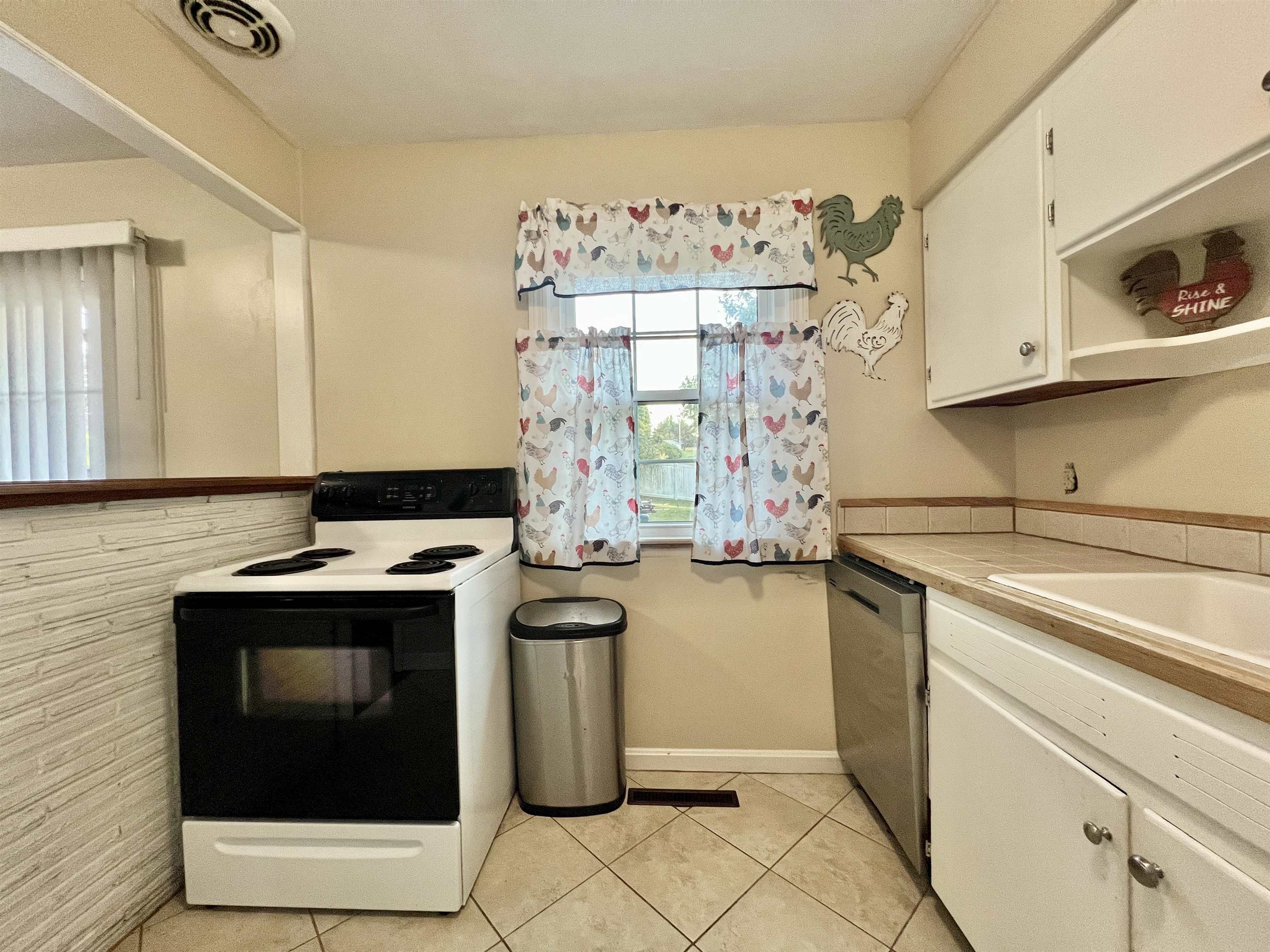 3812 Blackburn Avenue