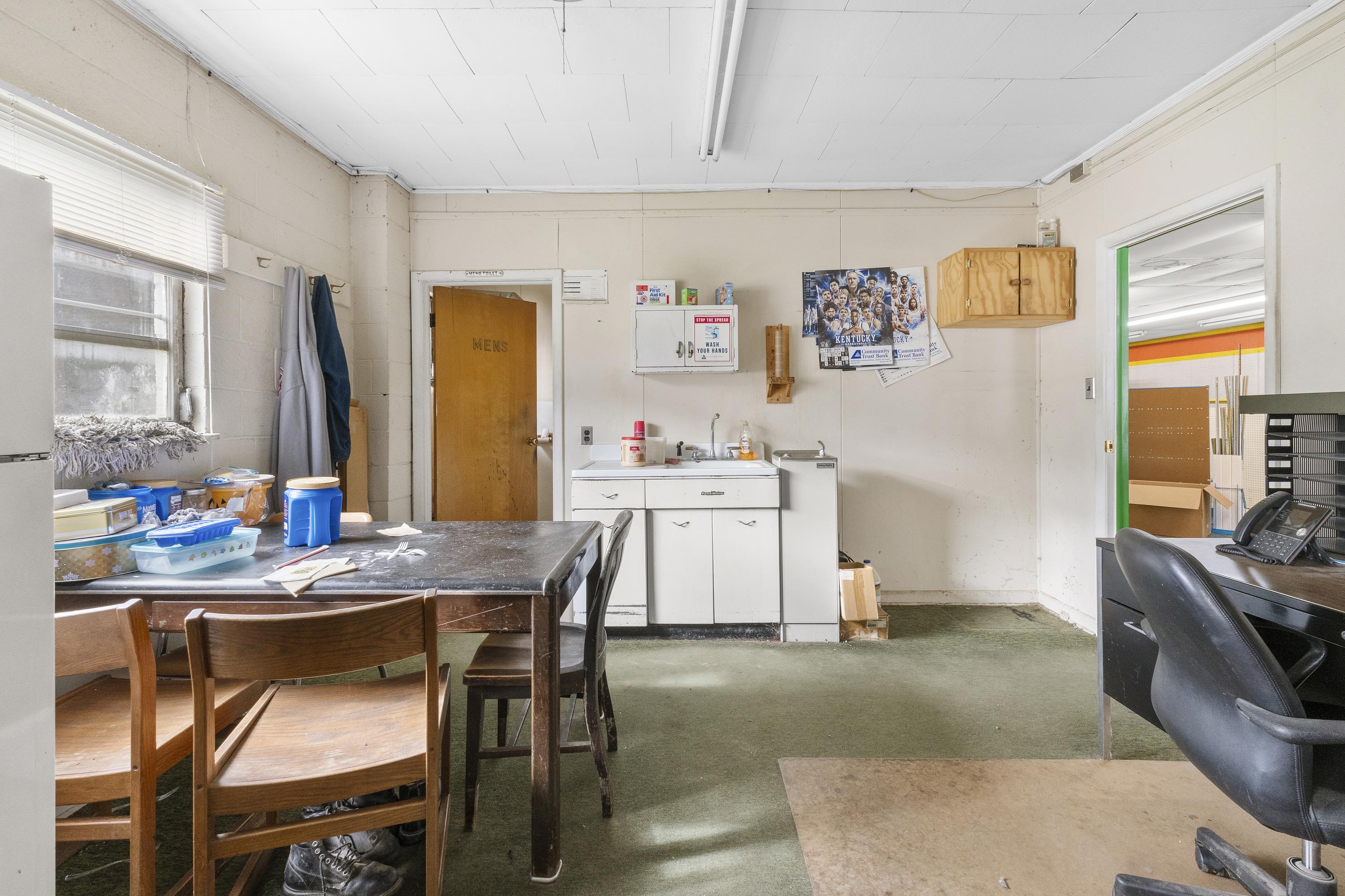 3571 Winchester Avenue