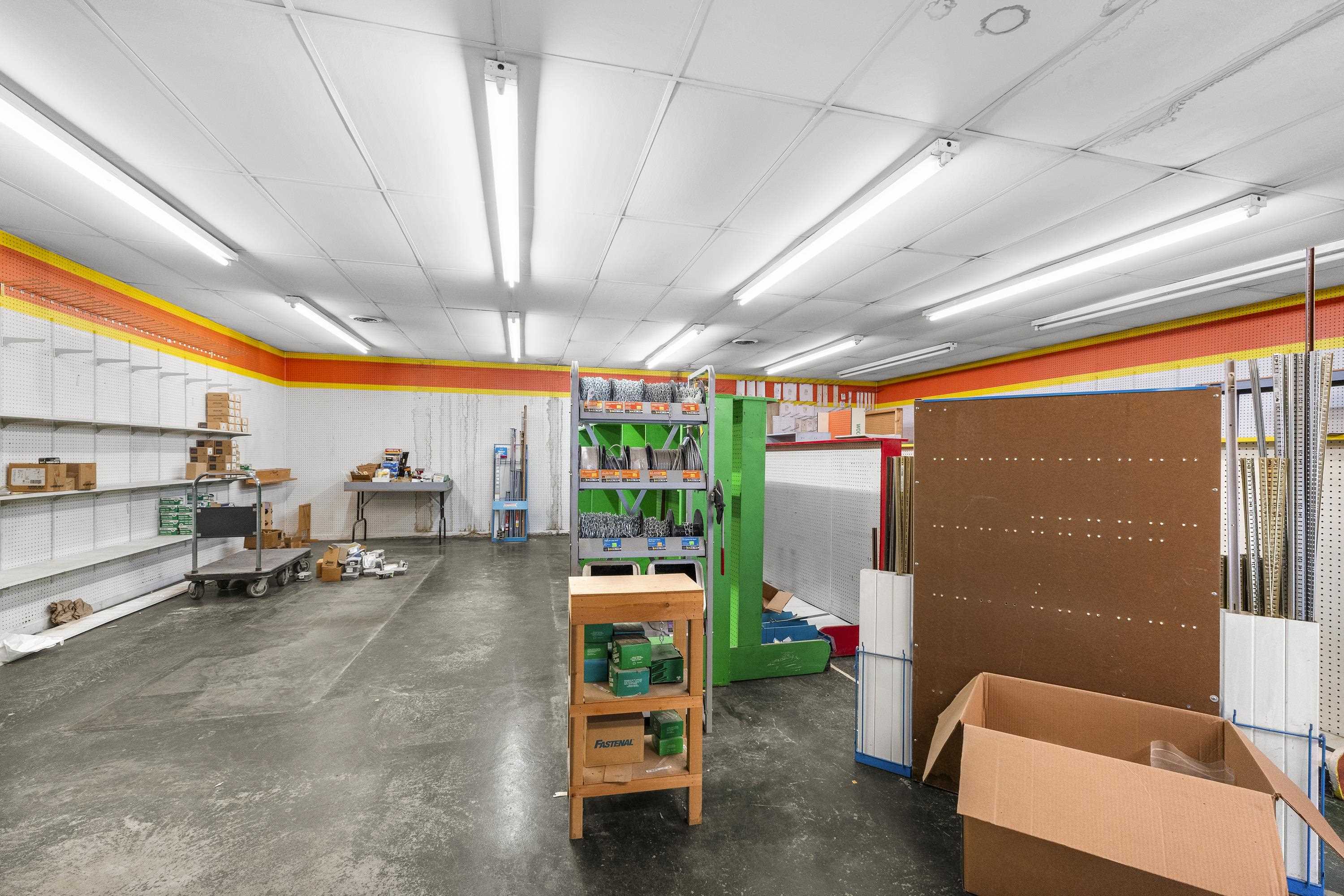 3571 Winchester Avenue