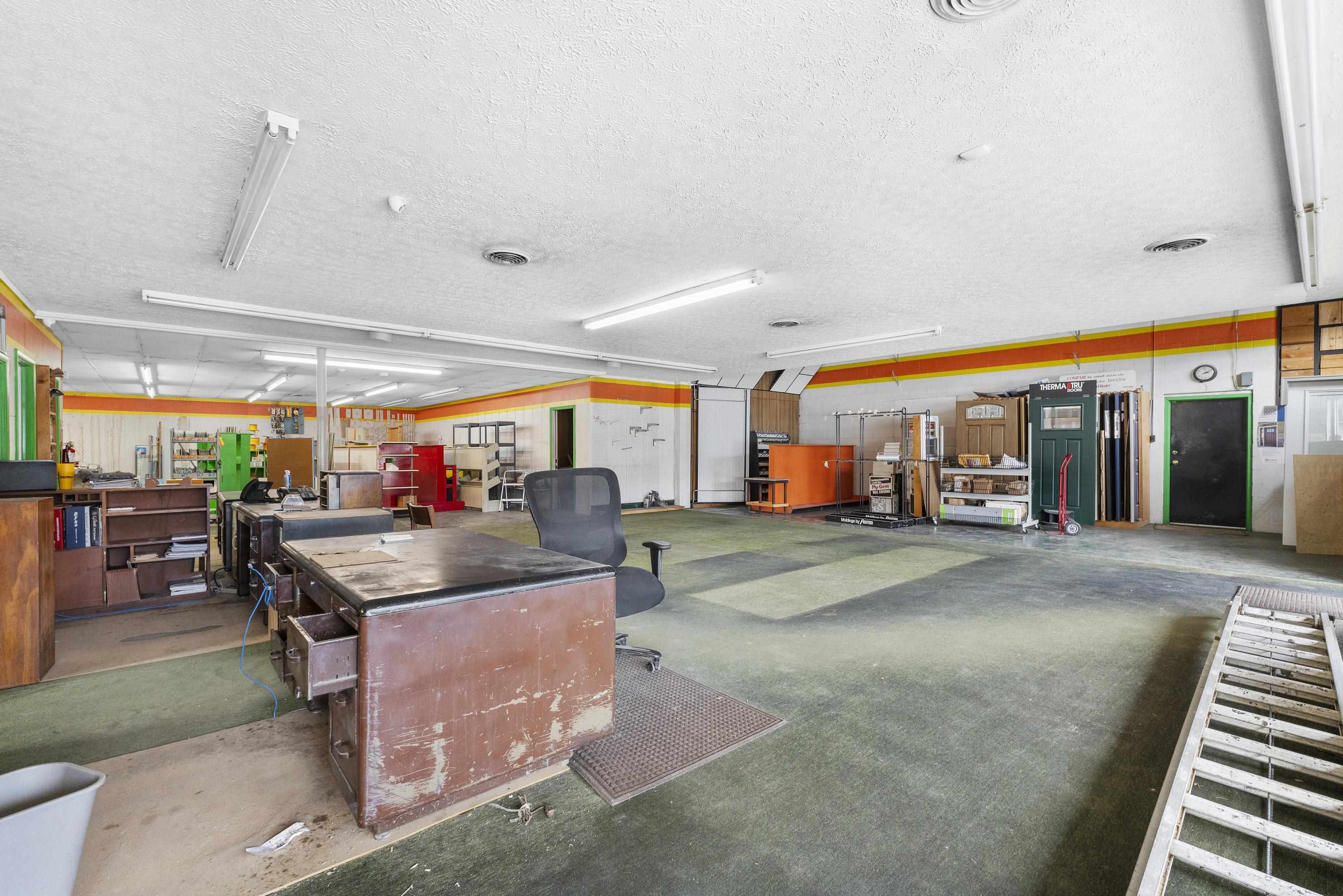 3571 Winchester Avenue