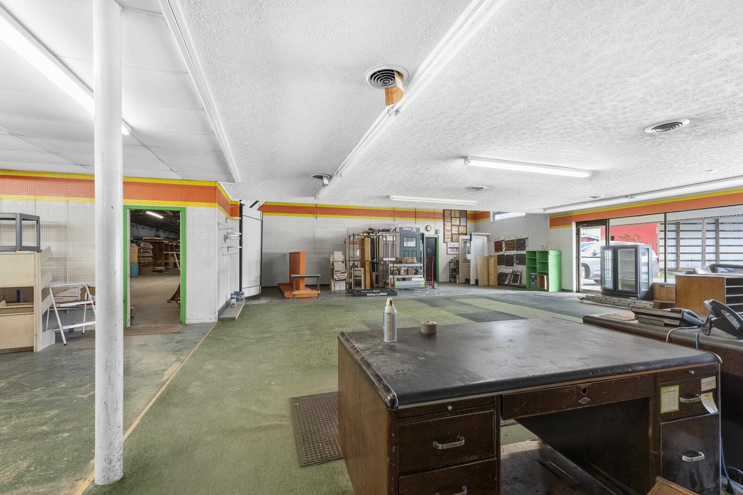 3571 Winchester Avenue