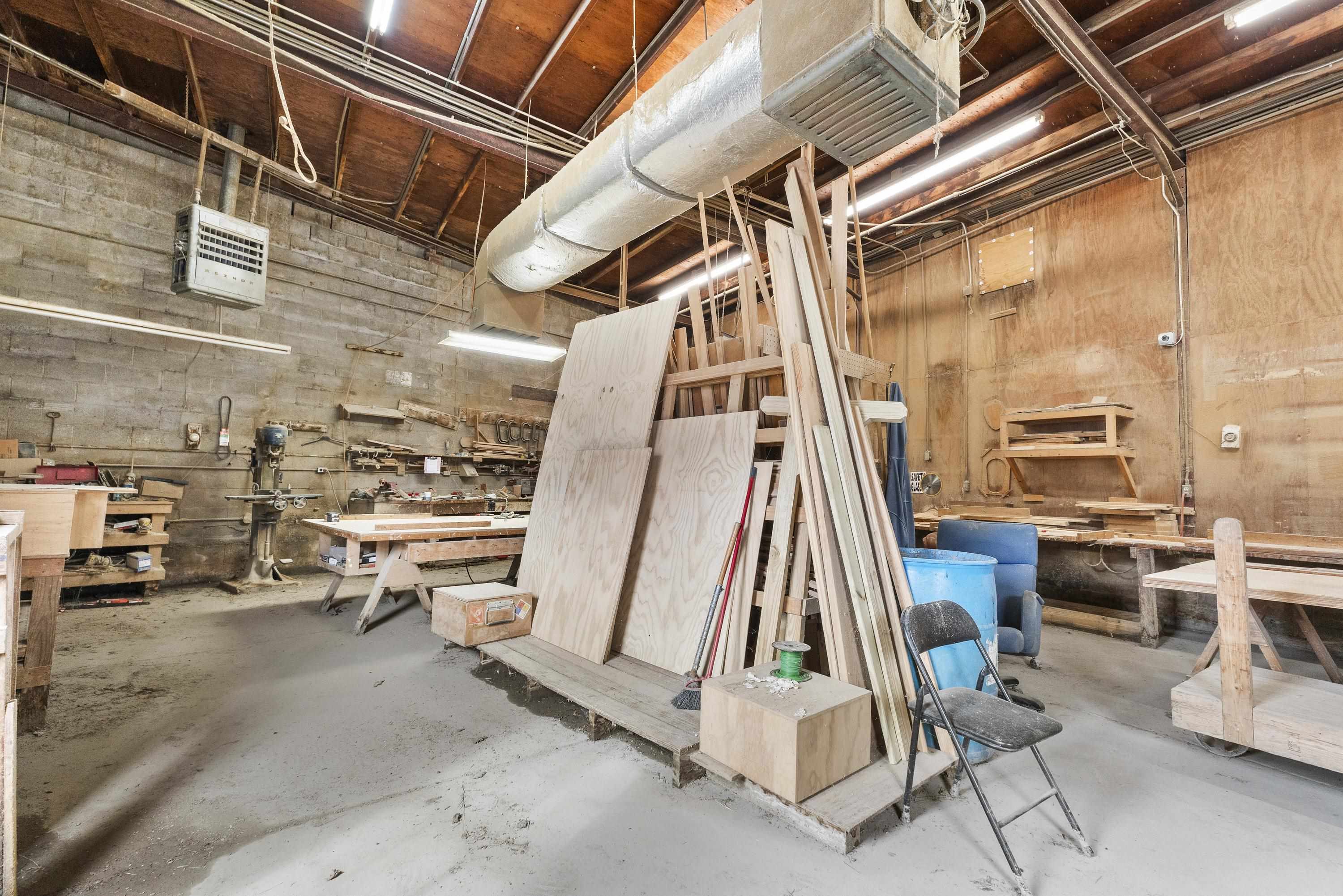 3571 Winchester Avenue