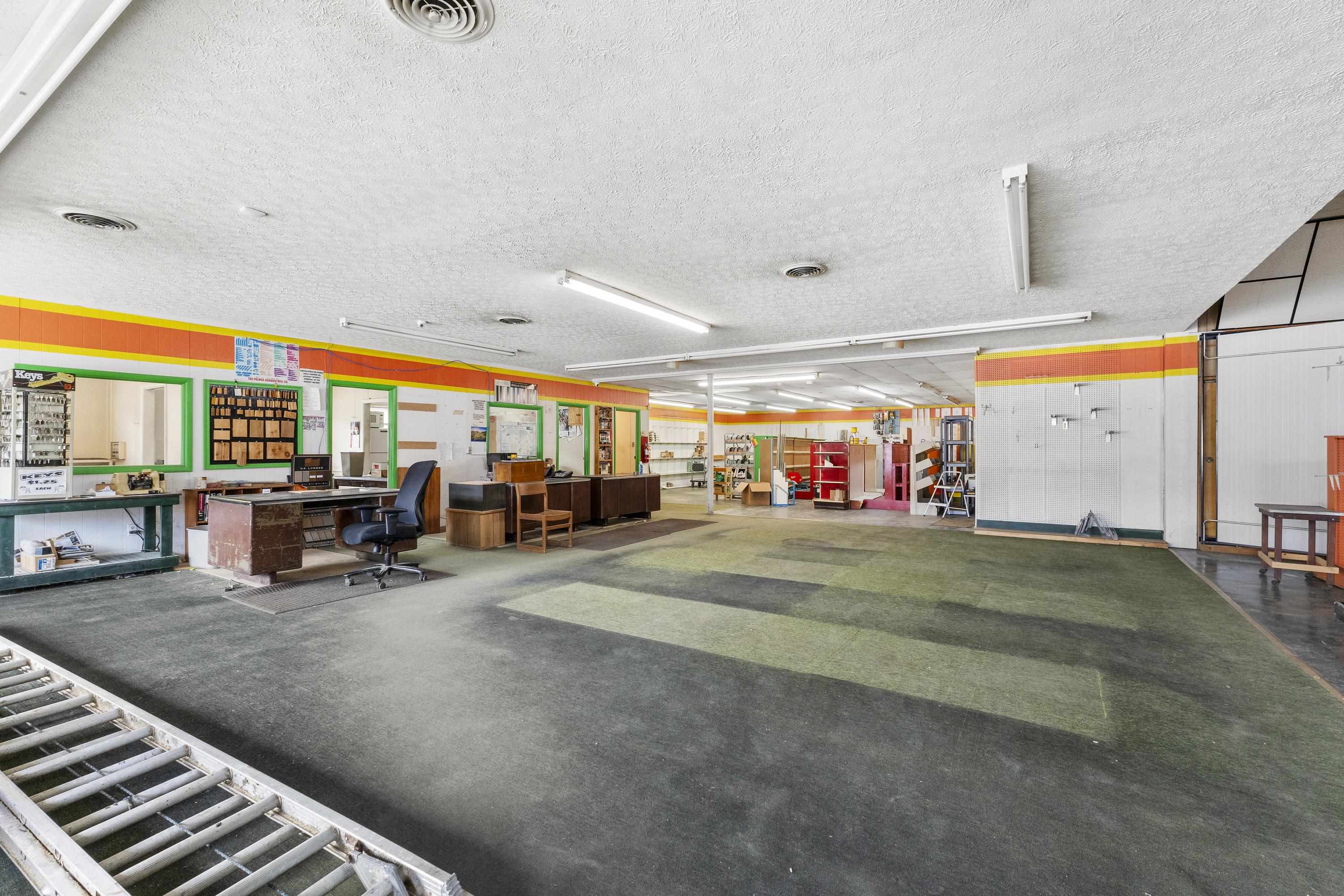 3571 Winchester Avenue