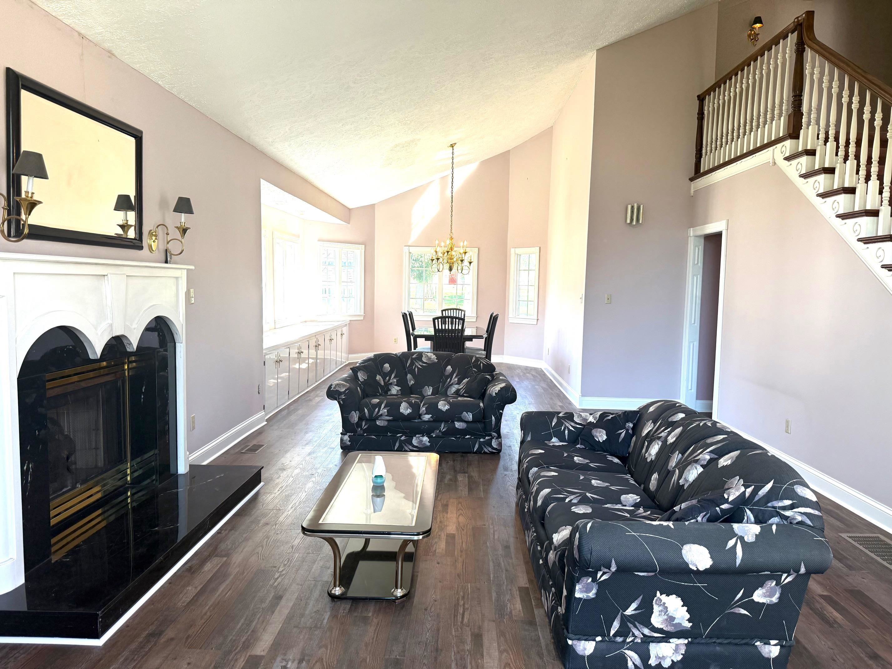 2451 Henderson Street