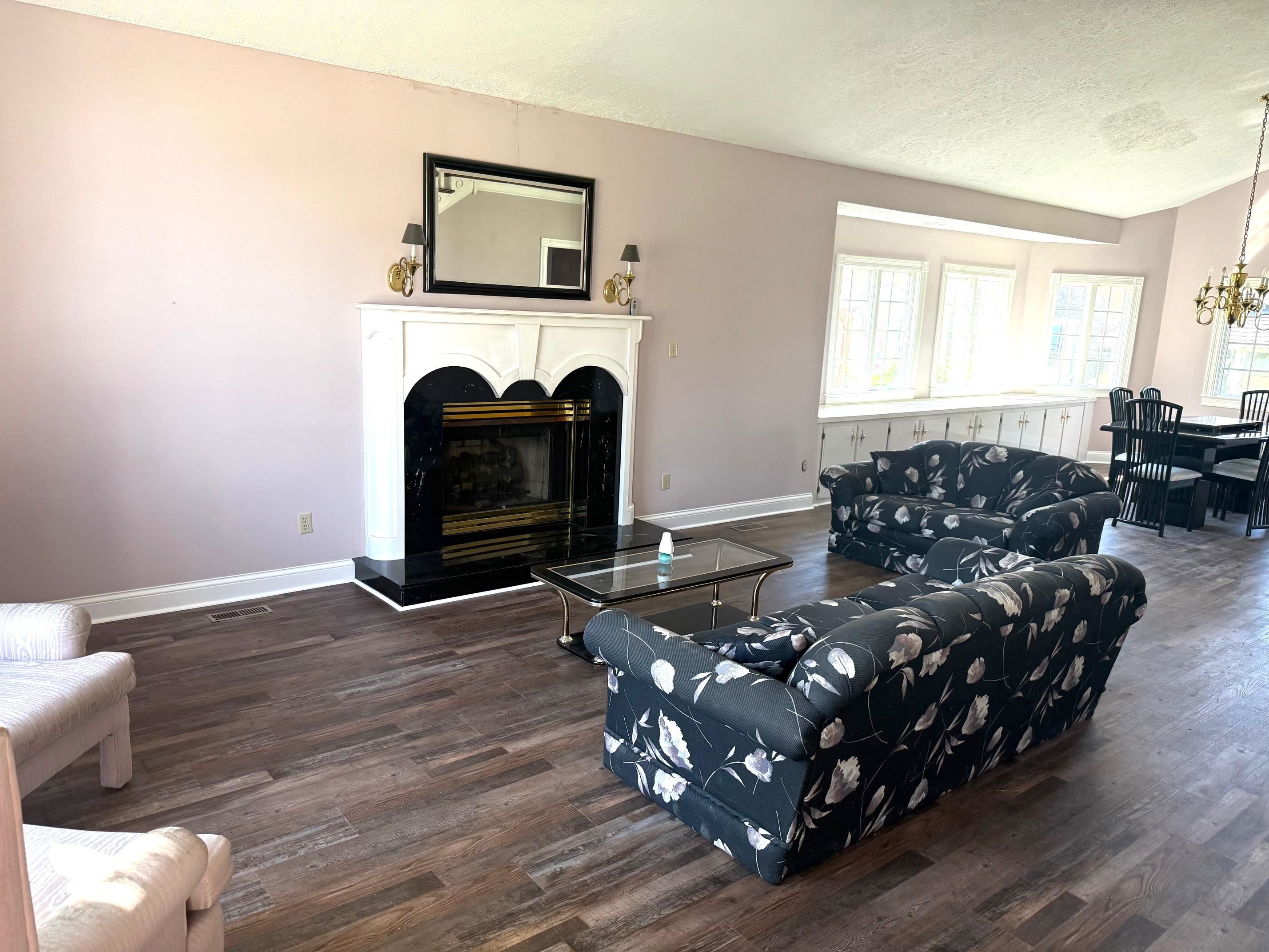 2451 Henderson Street