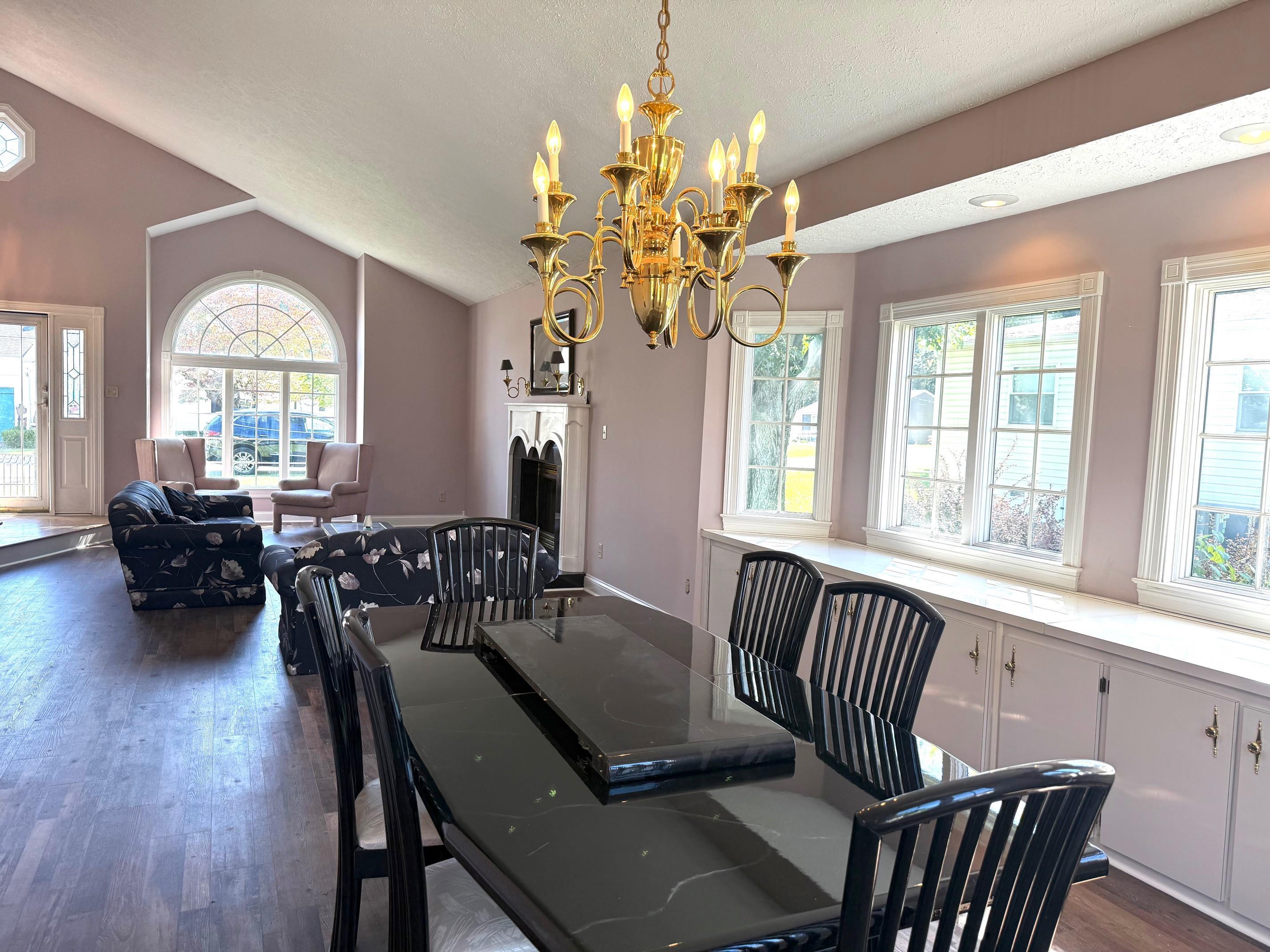 2451 Henderson Street