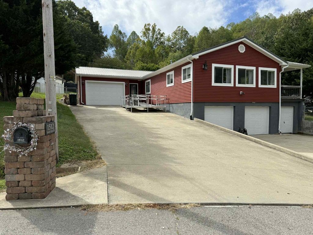 1512 Shady Elm Drive