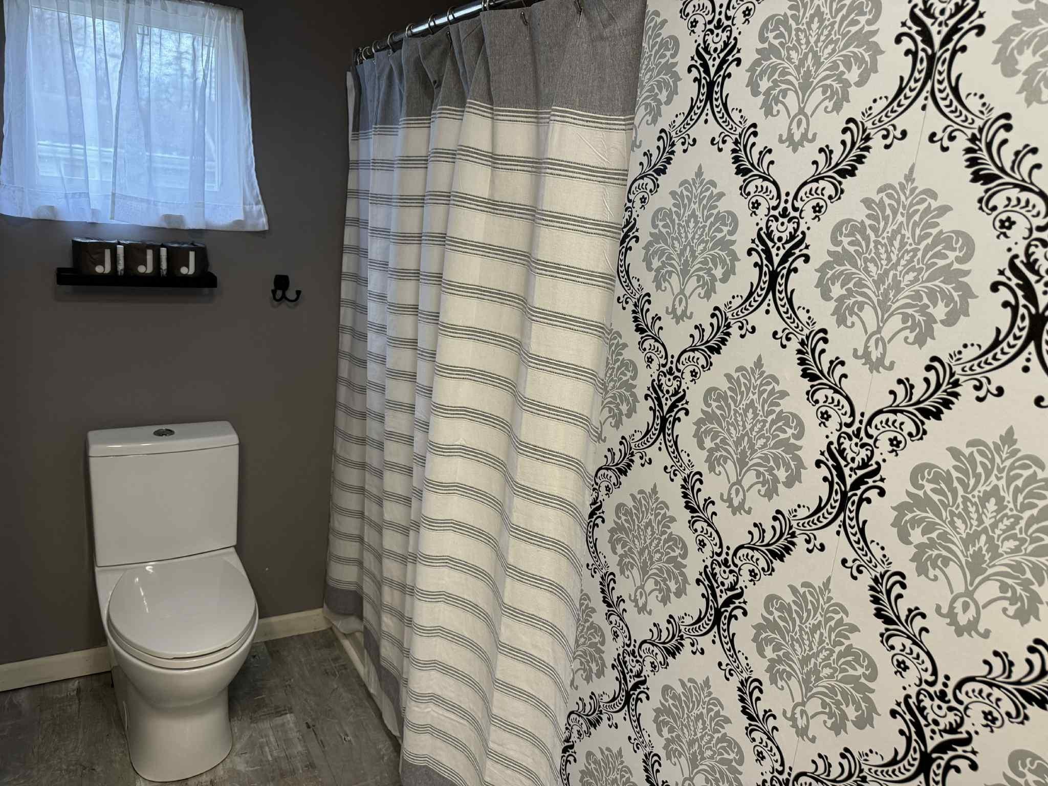 1512 Shady Elm Drive