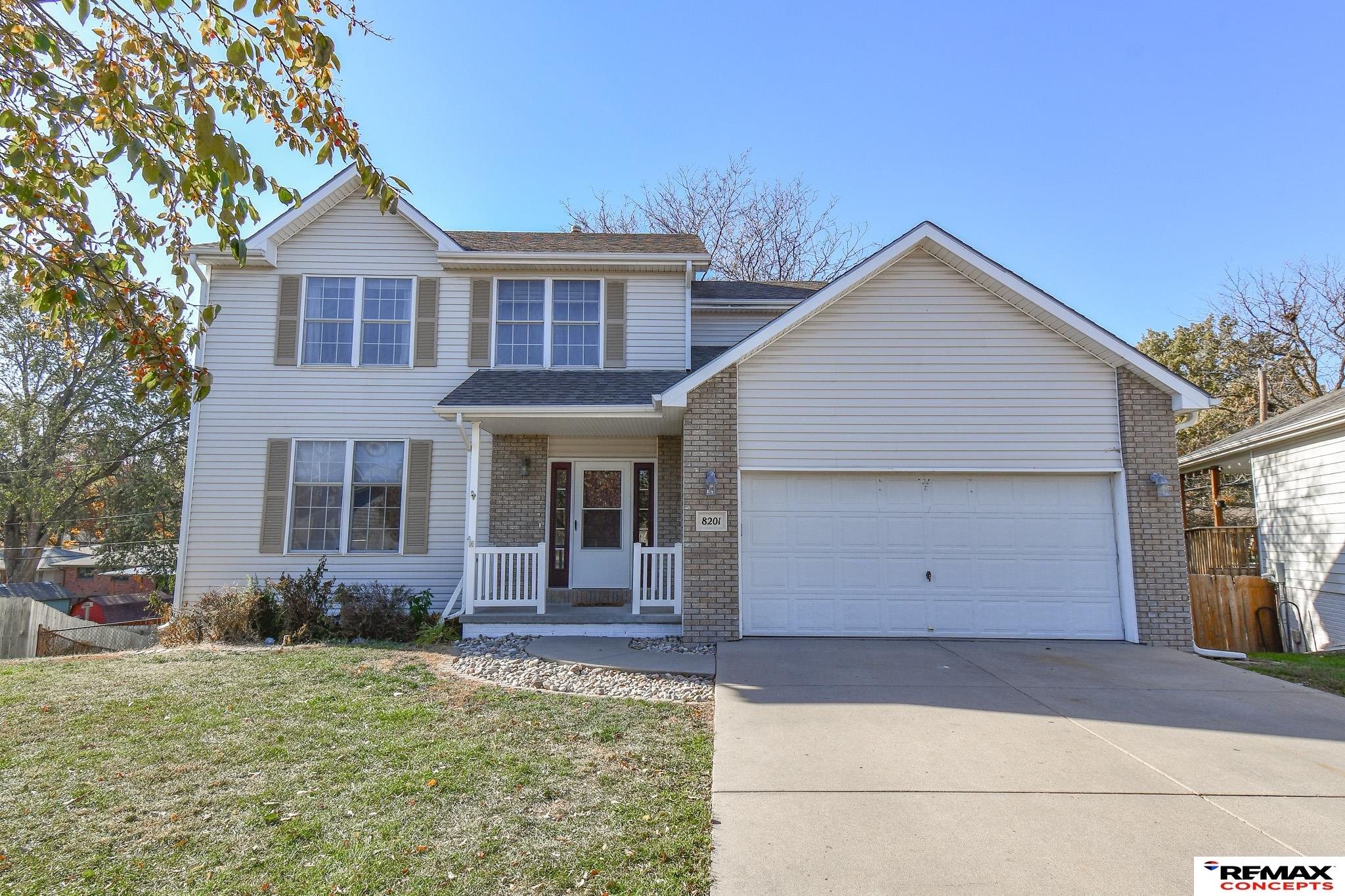 8201 SUNRIDGE CIRCLE, LINCOLN, NE 68505 Lincoln NE Real Estate