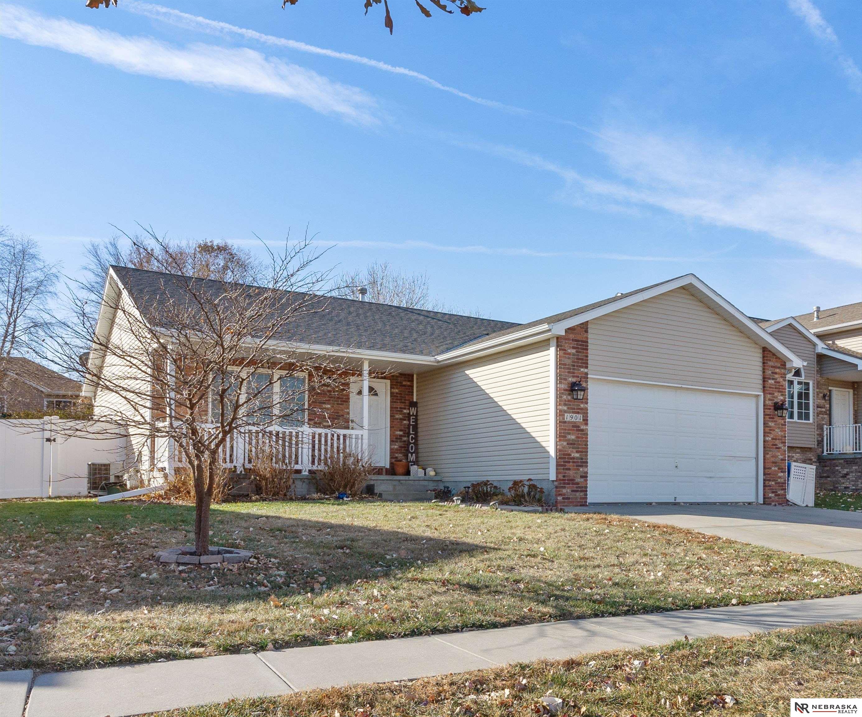 1901 CHLOE LANE, LINCOLN, NE 68512 Lincoln NE Real Estate