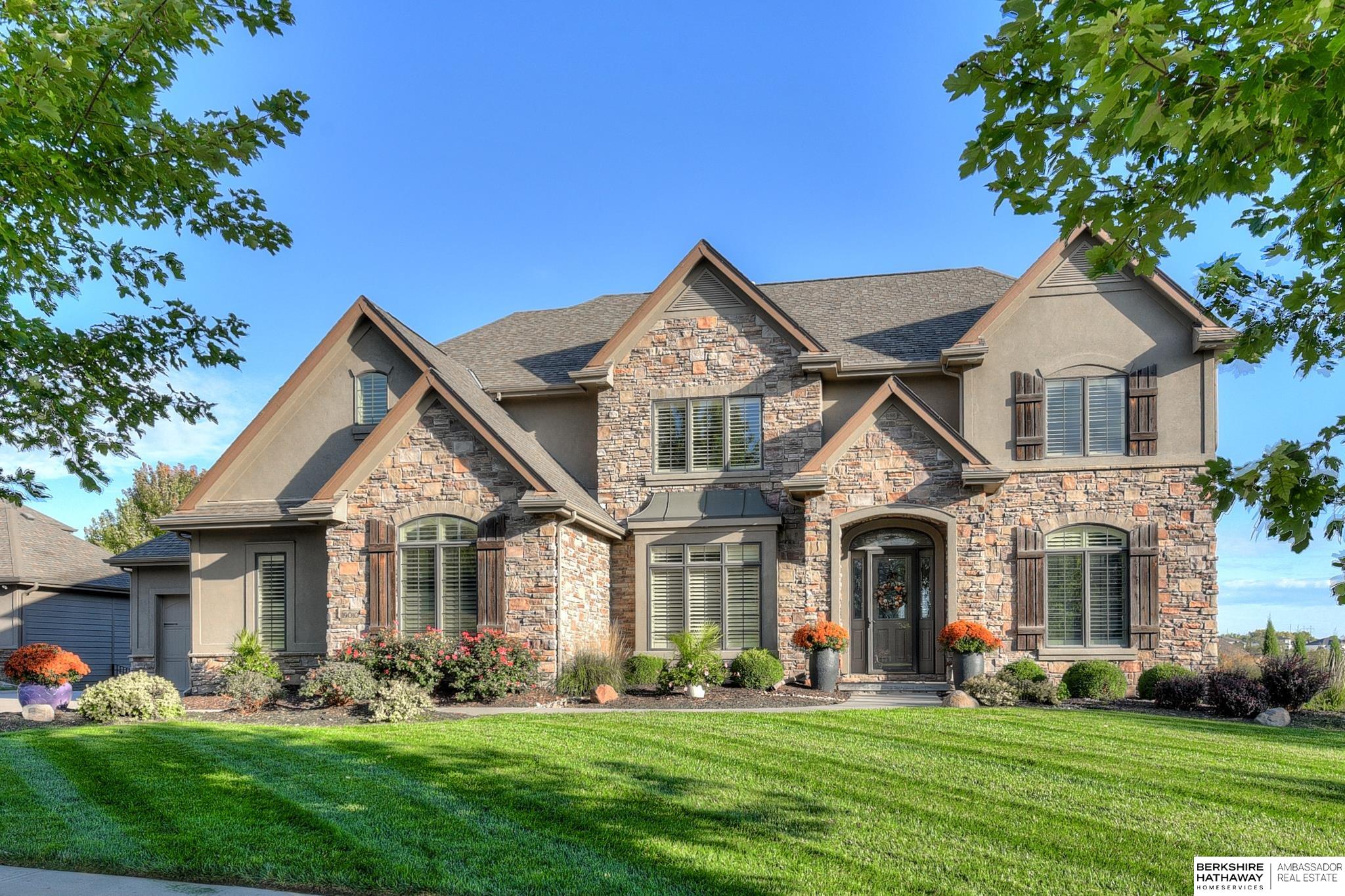 Photo of 19010 Lafayette Avenue Omaha NE 68022