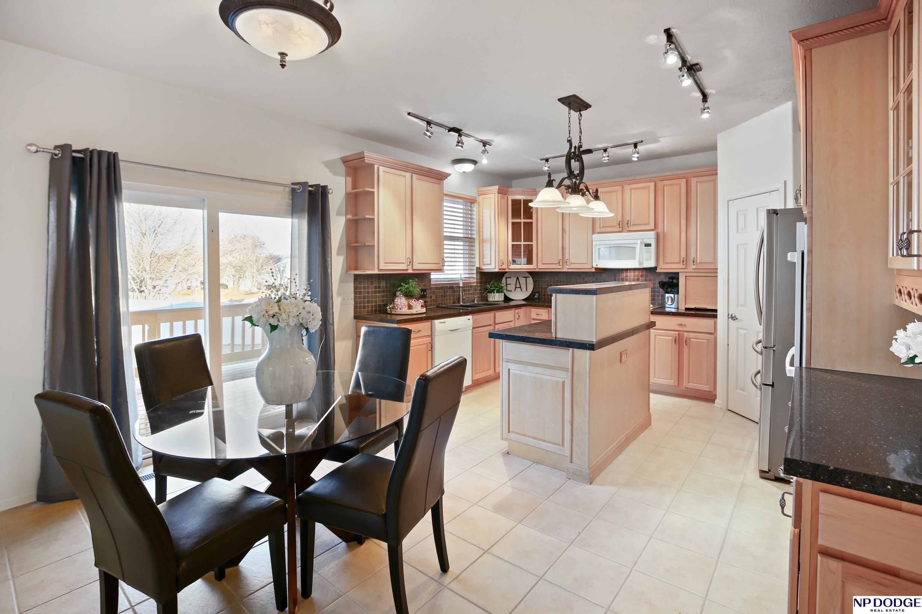 1802 Fox Run Drive, Papillion, NE 68046 (MLS22327278) Nebraska Realty