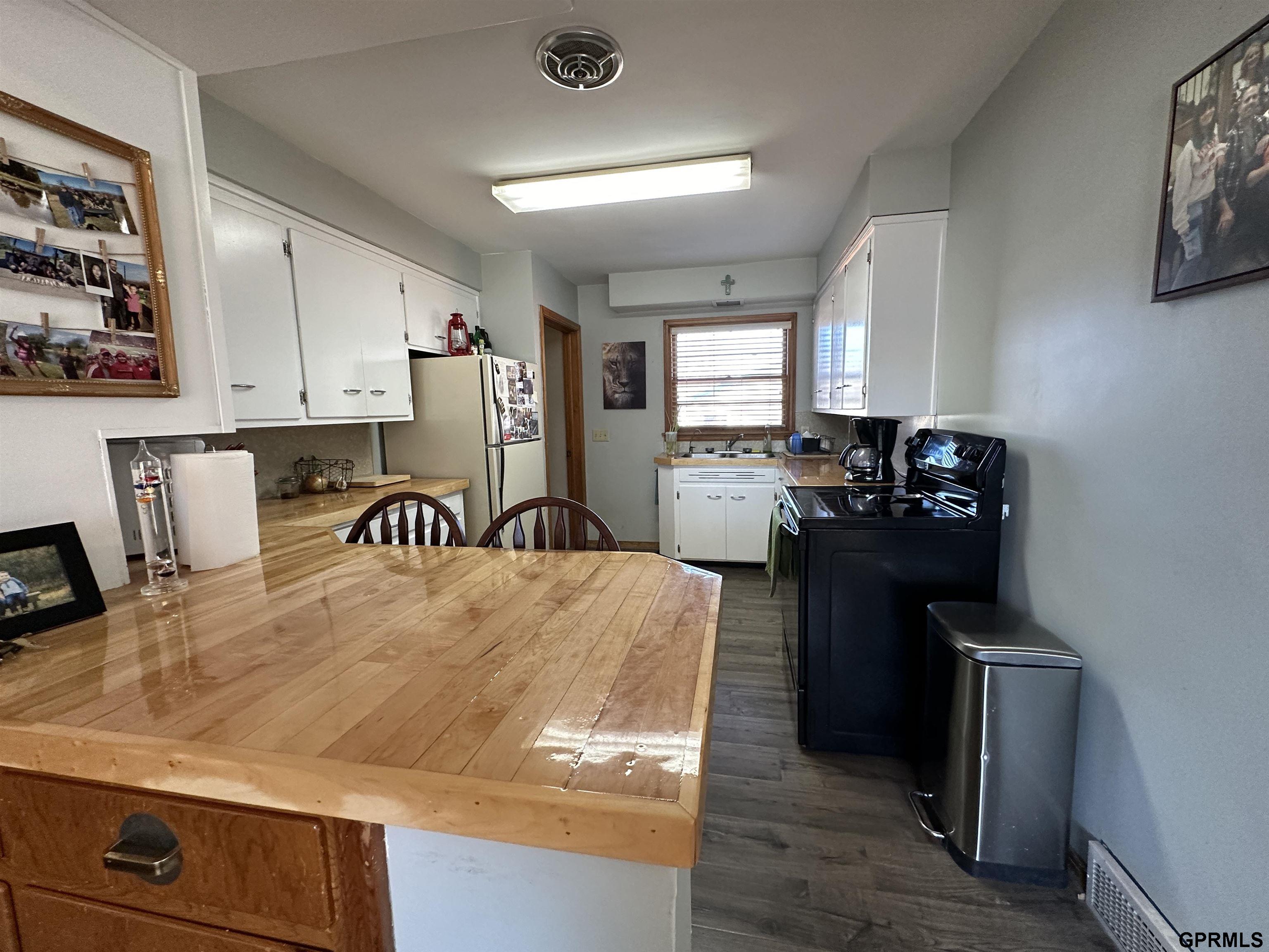 540 E 5th Street, Crete, NE 68333 (MLS22402697) Nebraska Realty