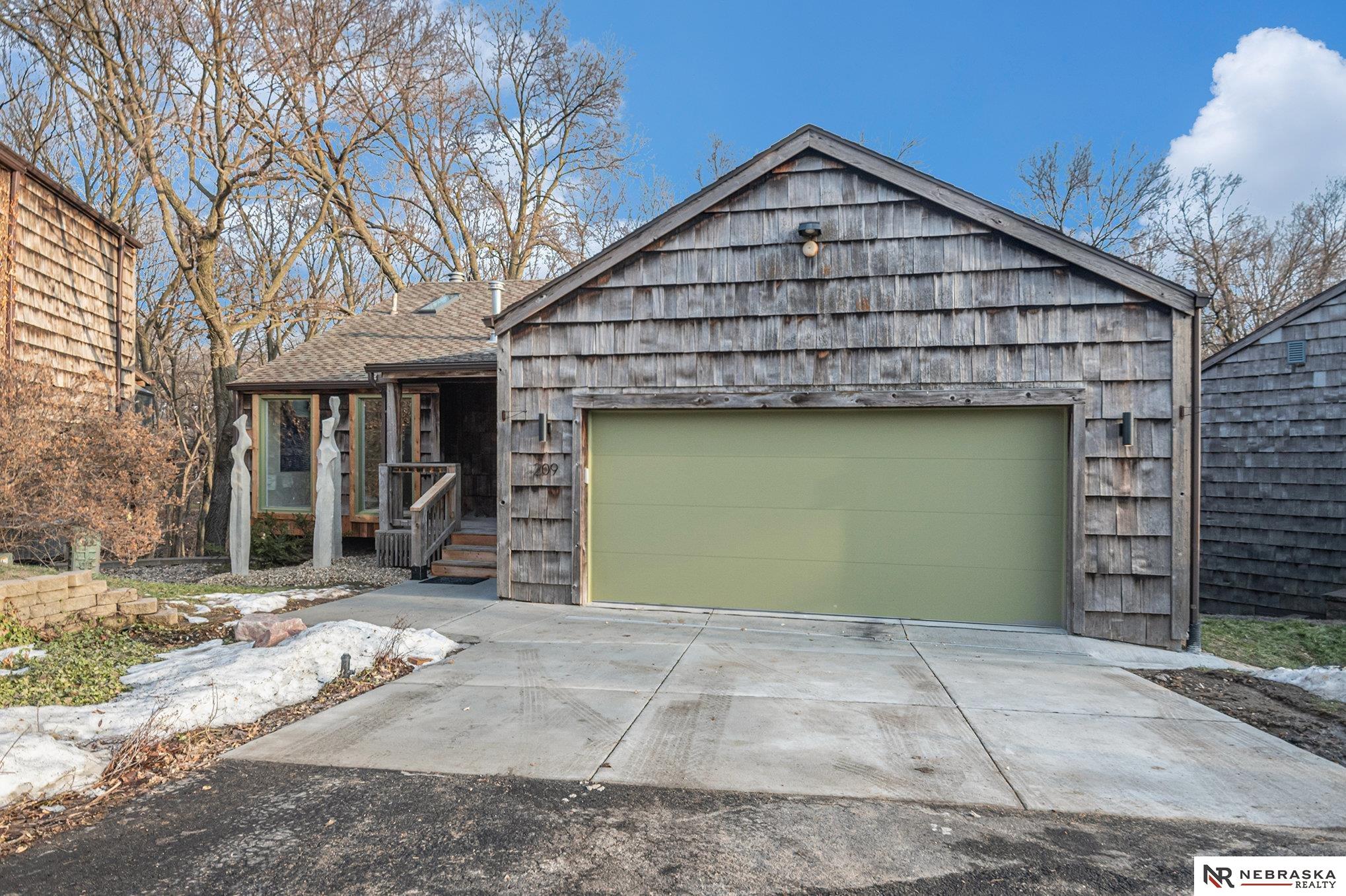 209 Oakridge Court Bellevue NE 68005 (MLS#22402920) Nebraska Realty