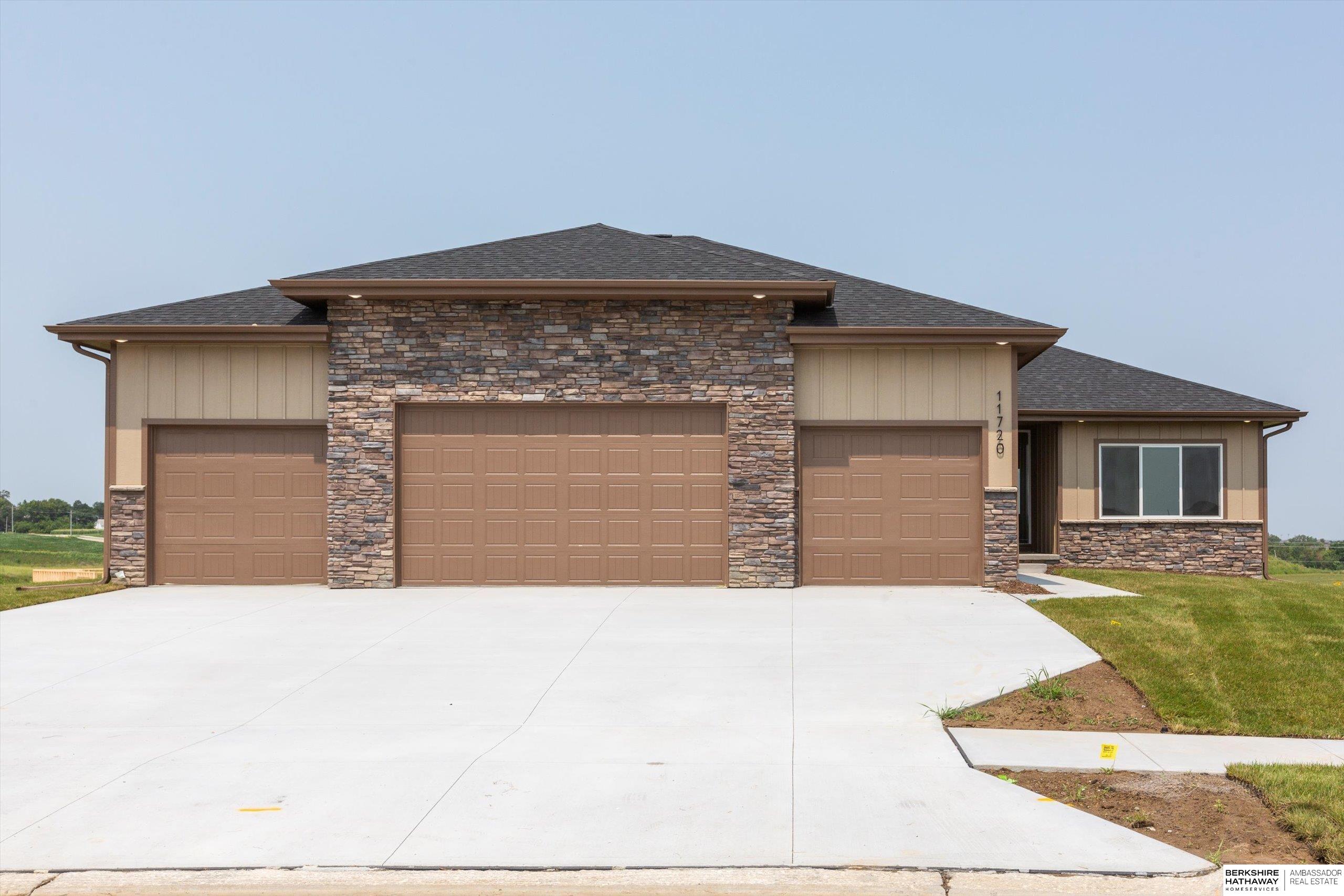 Photo of 11720 Portage Drive Papillion NE 68046