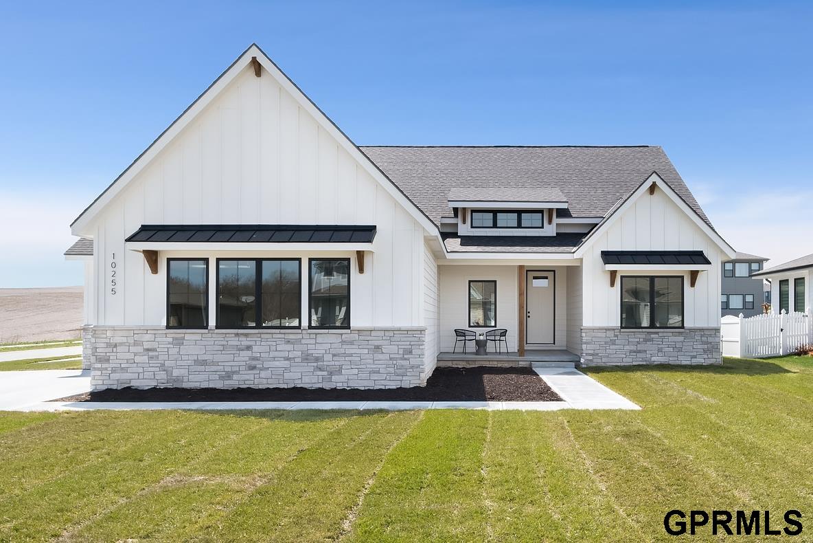 Photo of 10255 Windward Avenue Papillion NE 68046