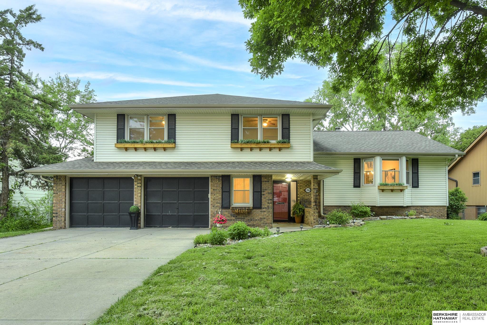 Photo of 2004 Mayfair Drive Omaha NE 68144