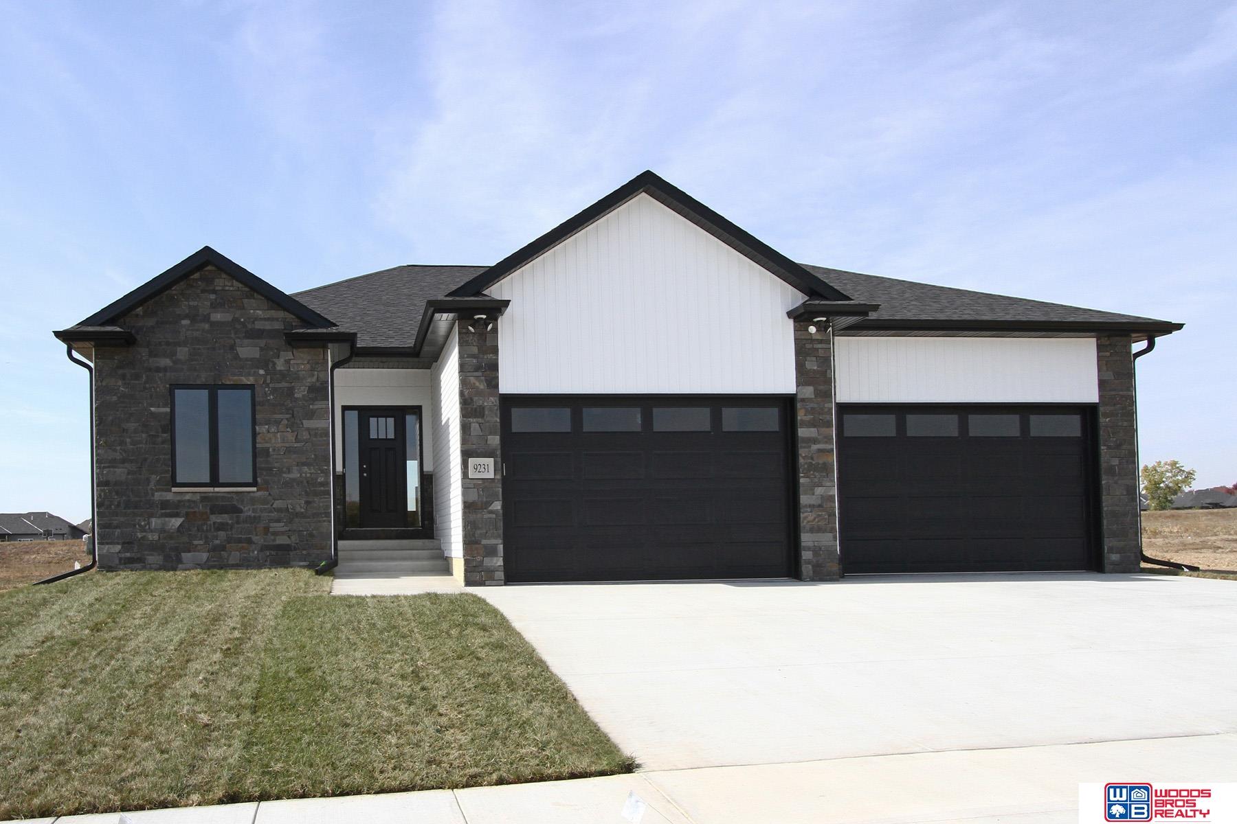 Photo of 9231 Castle Pine Drive Lincoln NE 68516
