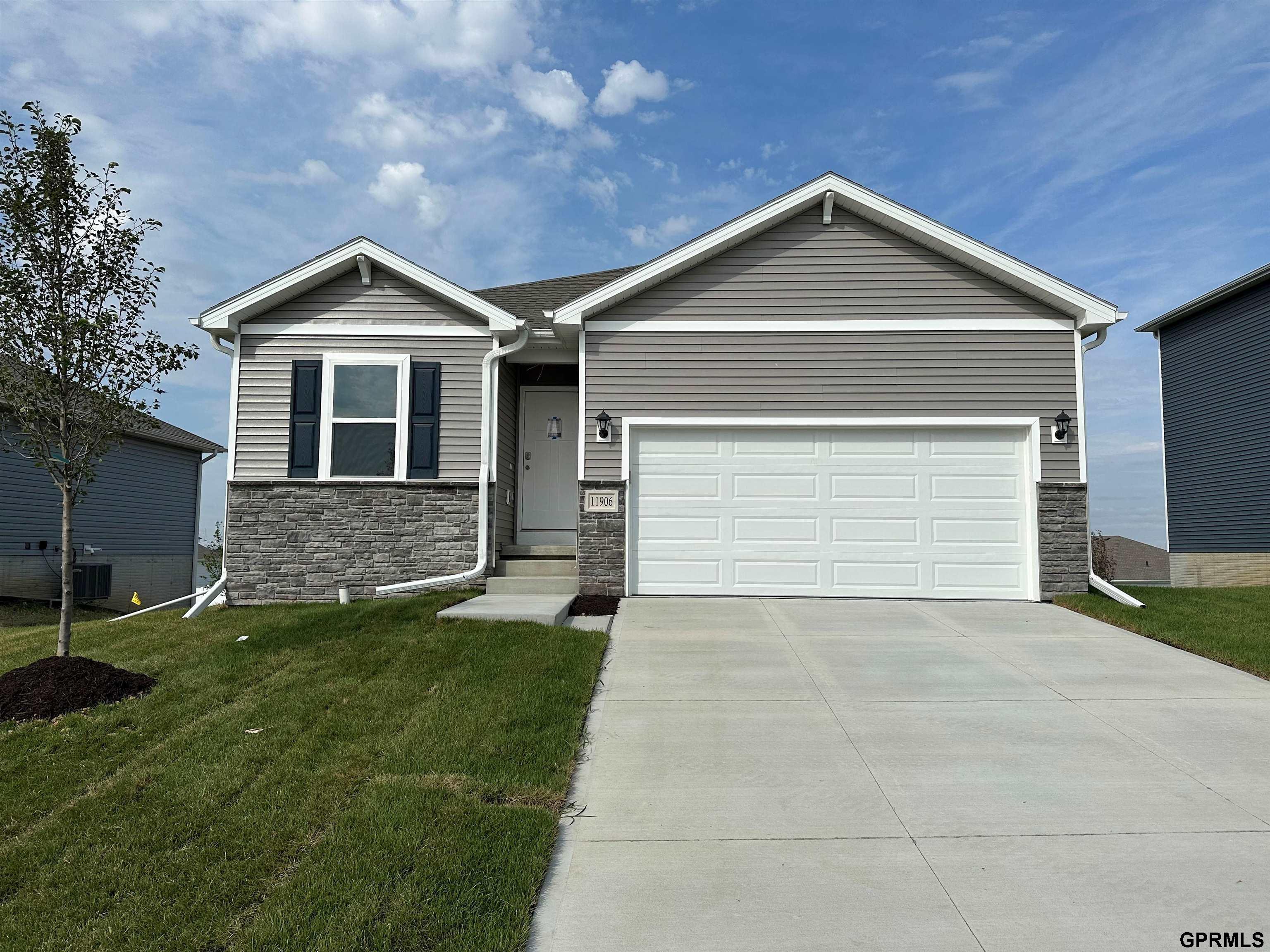 Photo of 11906 S 116th Street Papillion NE 68046