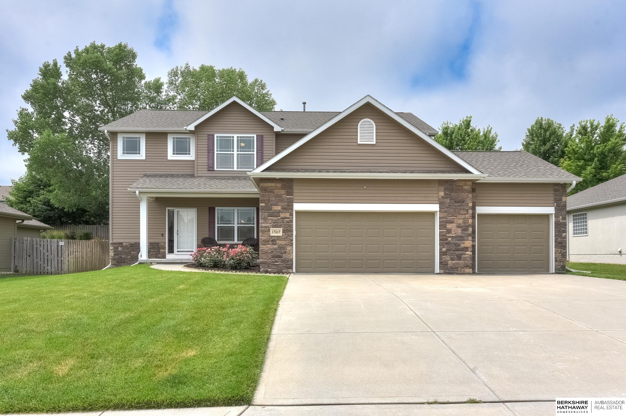 Photo of 17217 Emiline Street Omaha NE 68136