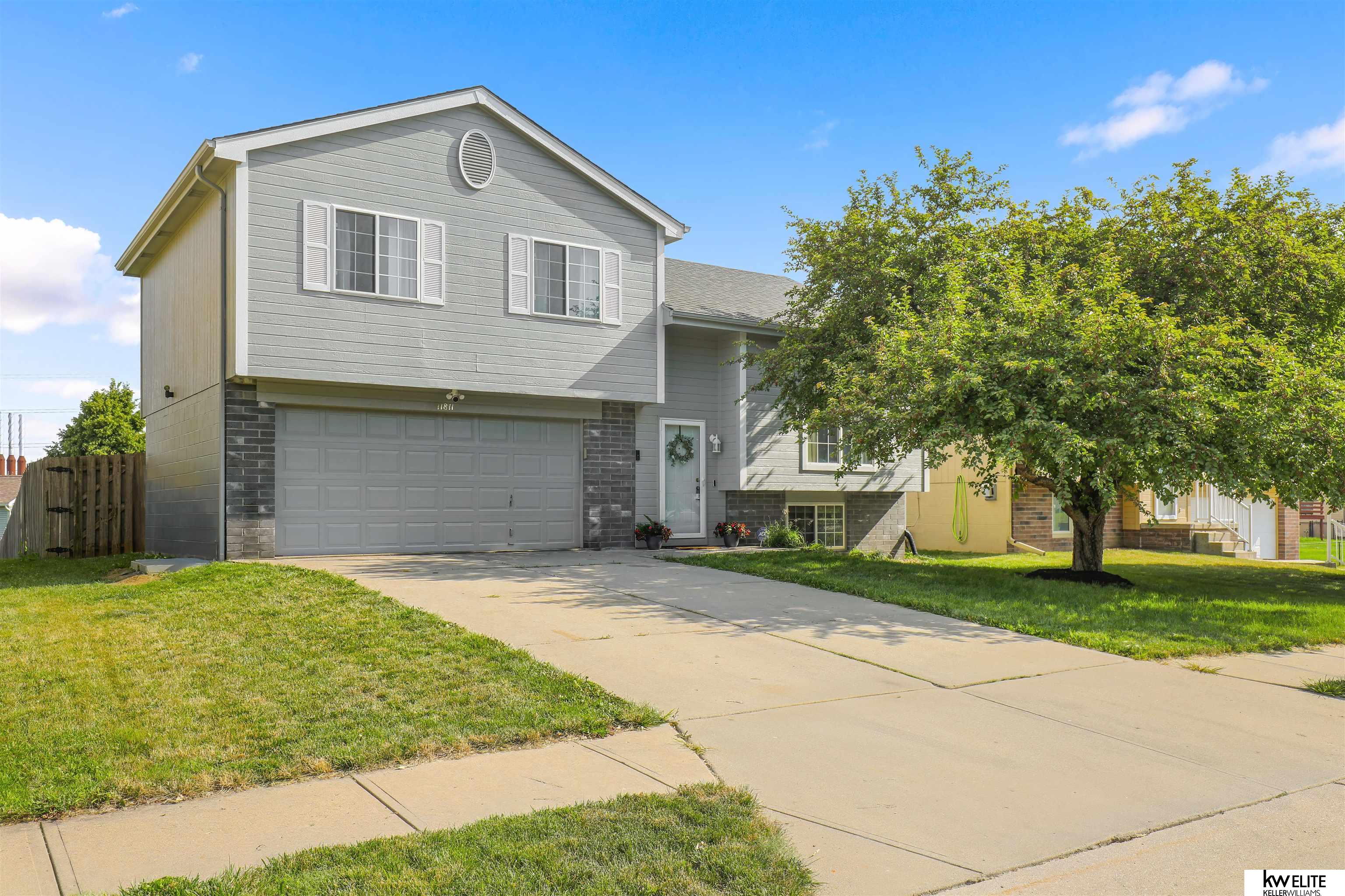Photo of 11811 Newport Avenue Omaha NE 68164