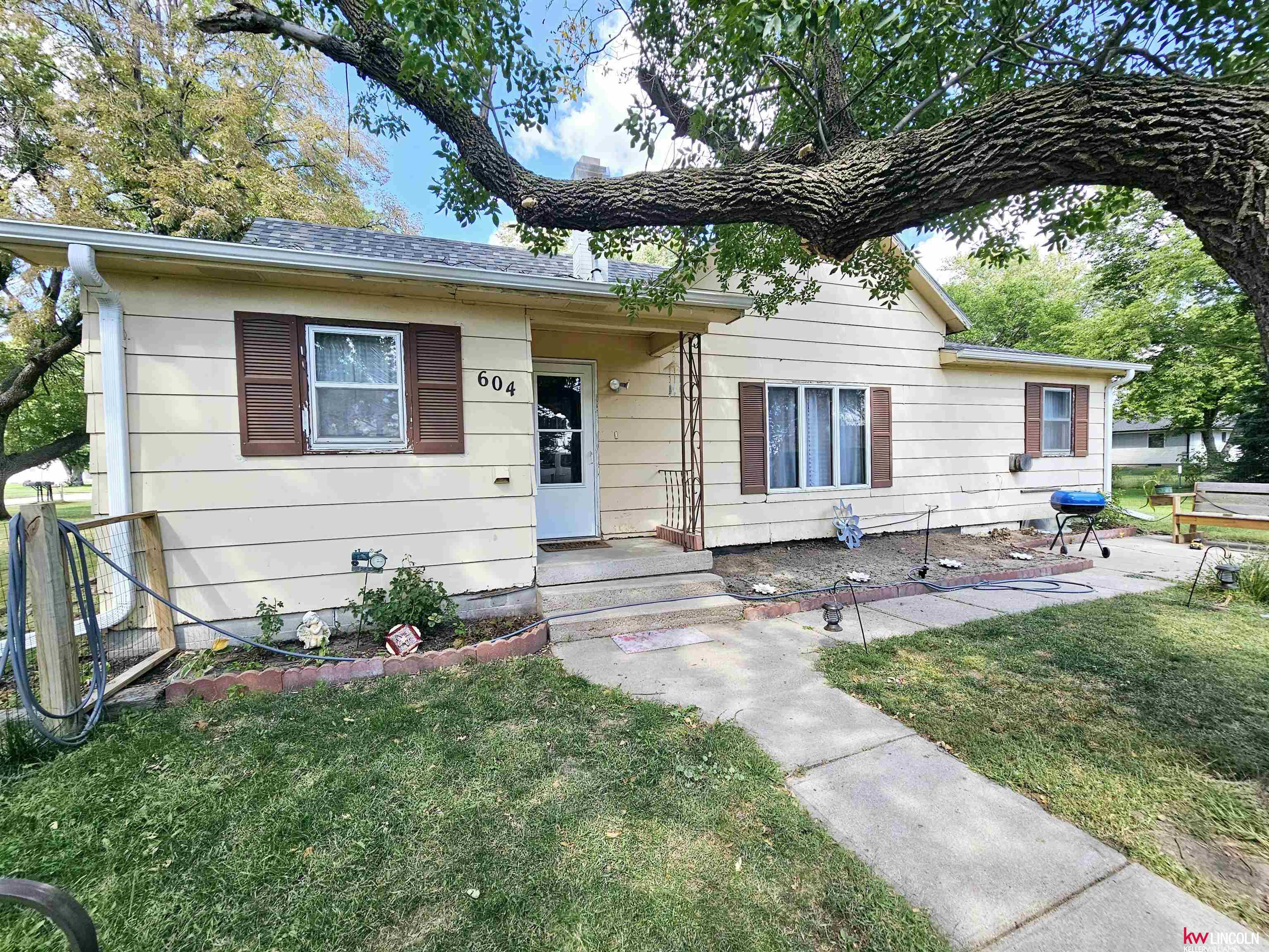 Photo of 604 Market Street Shickley NE 68436