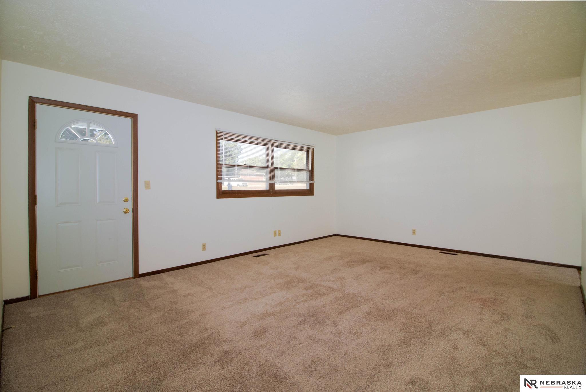 5835 Holdrege Street, Lincoln, NE 68505 (MLS22423893) Nebraska Realty