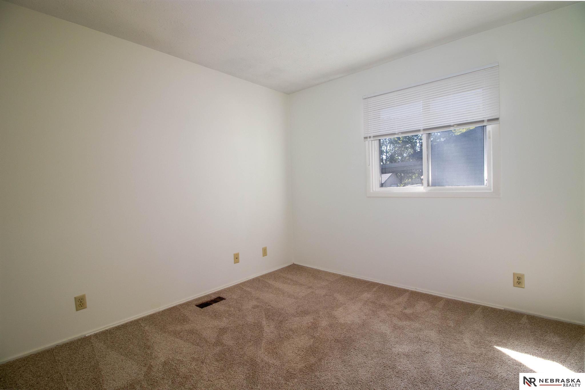 5835 Holdrege Street, Lincoln, NE 68505 (MLS22423893) Nebraska Realty