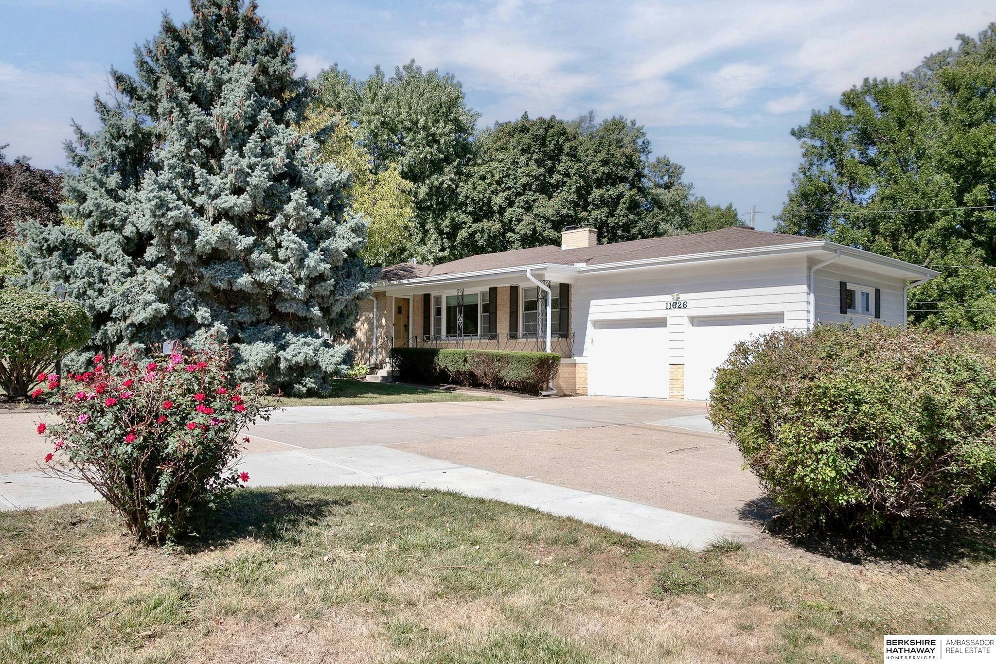 11626 Pacific Street, Omaha, NE 68154 (MLS22424171) Nebraska Realty