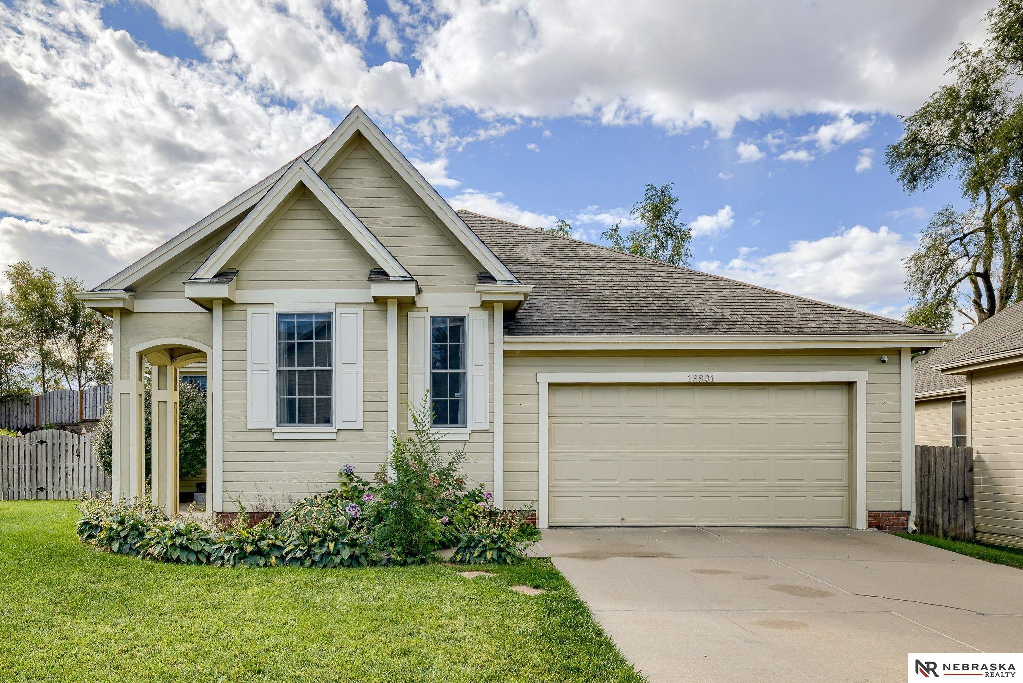 Photo of 16801 Briar Street Omaha NE 68136