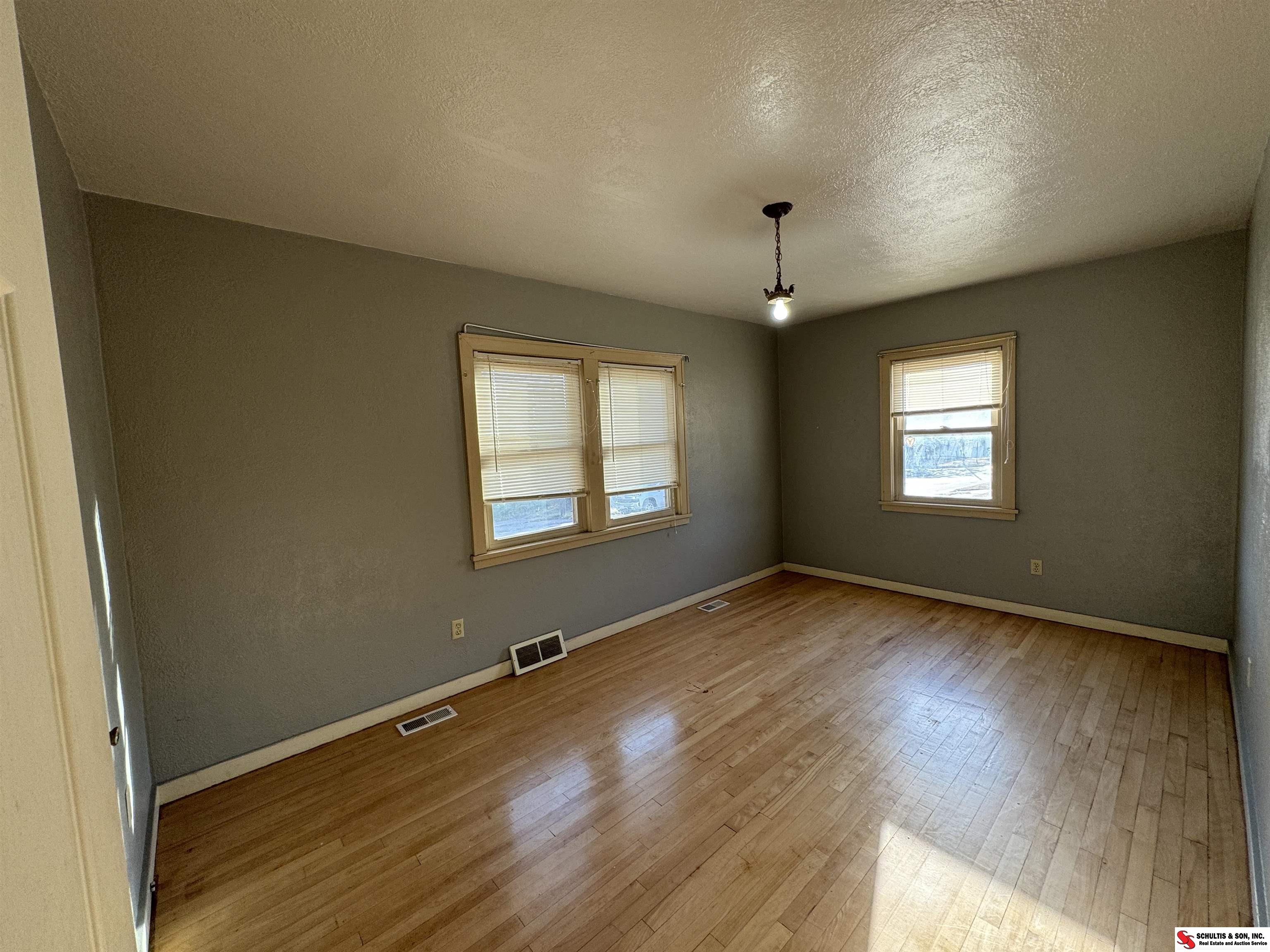 315 12th Street, Fairbury, NE 68352 (MLS22425196) Nebraska Realty