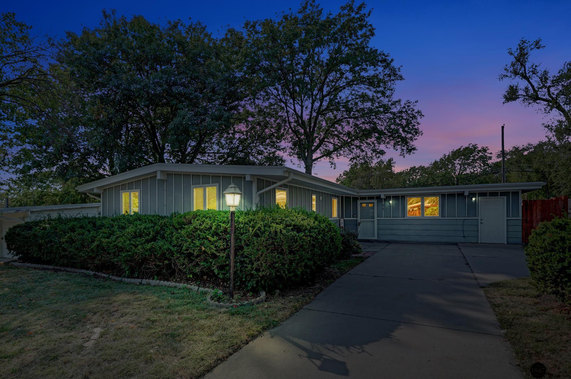 615 Eastborough Lane, Lincoln, NE 68505 (MLS22425723) Nebraska Realty