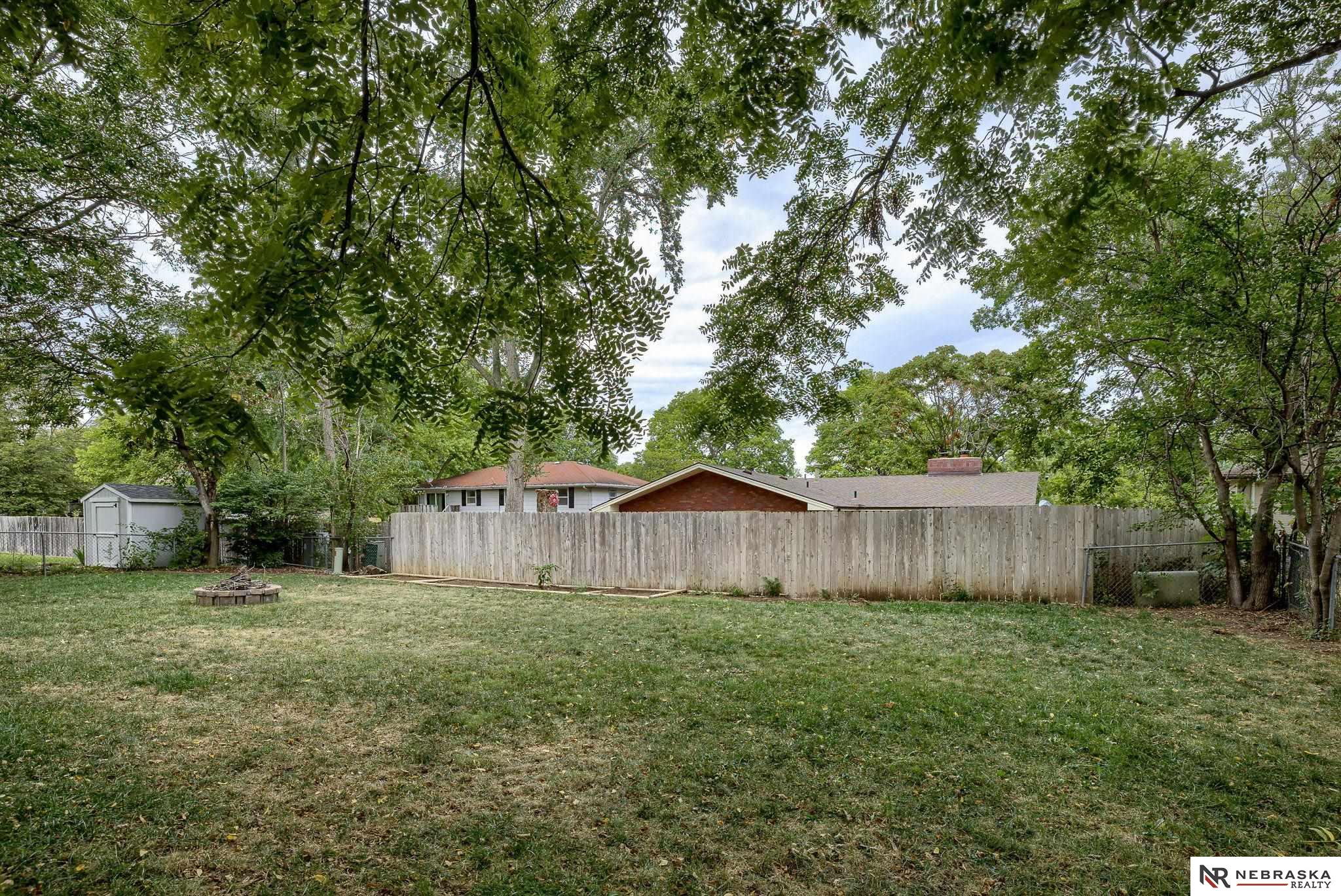 6410 Oakridge Drive, Lincoln, NE 68516 (MLS22426255) Nebraska Realty