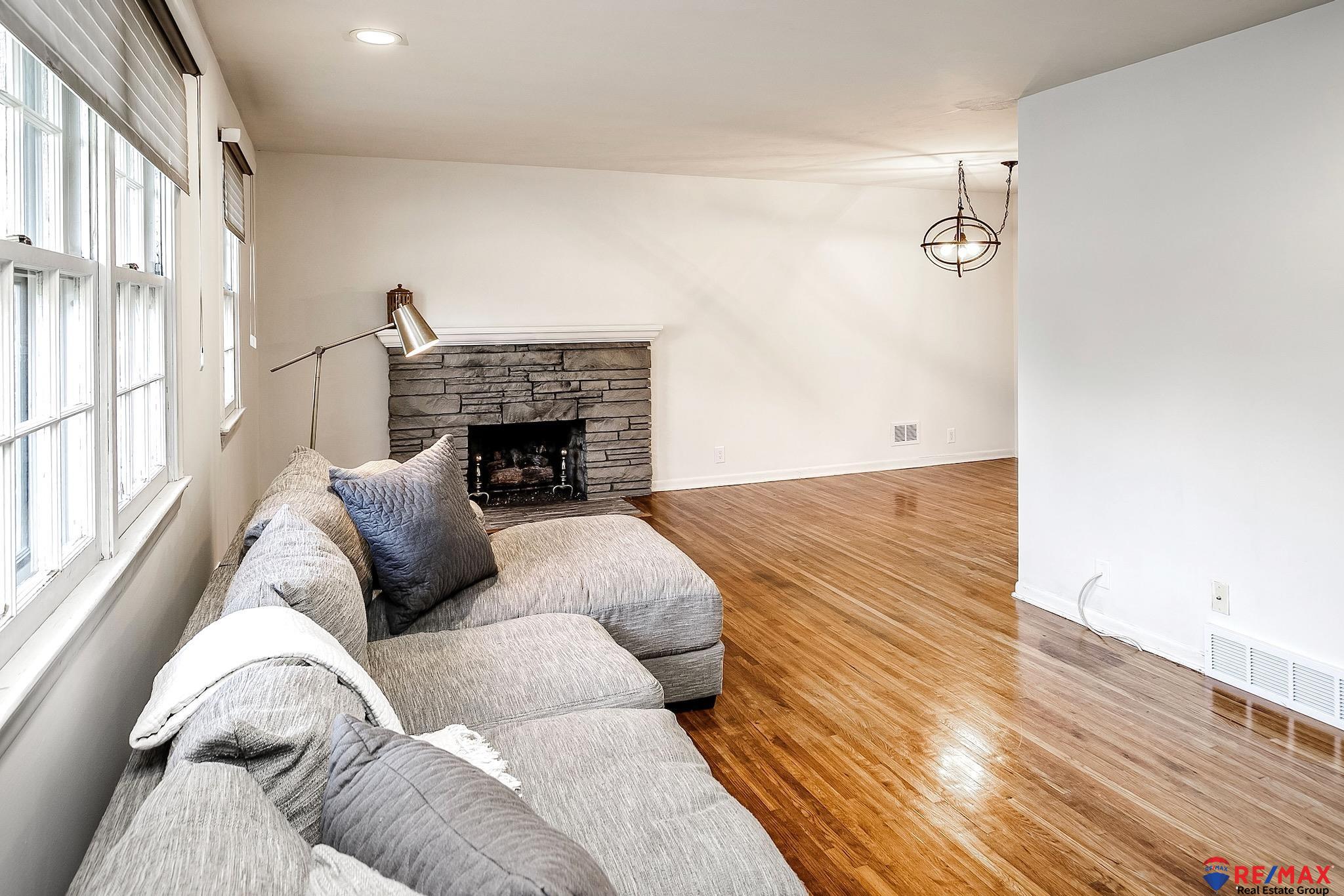 12511 Crawford Road, Omaha, NE 68144 (MLS22427446) Nebraska Realty