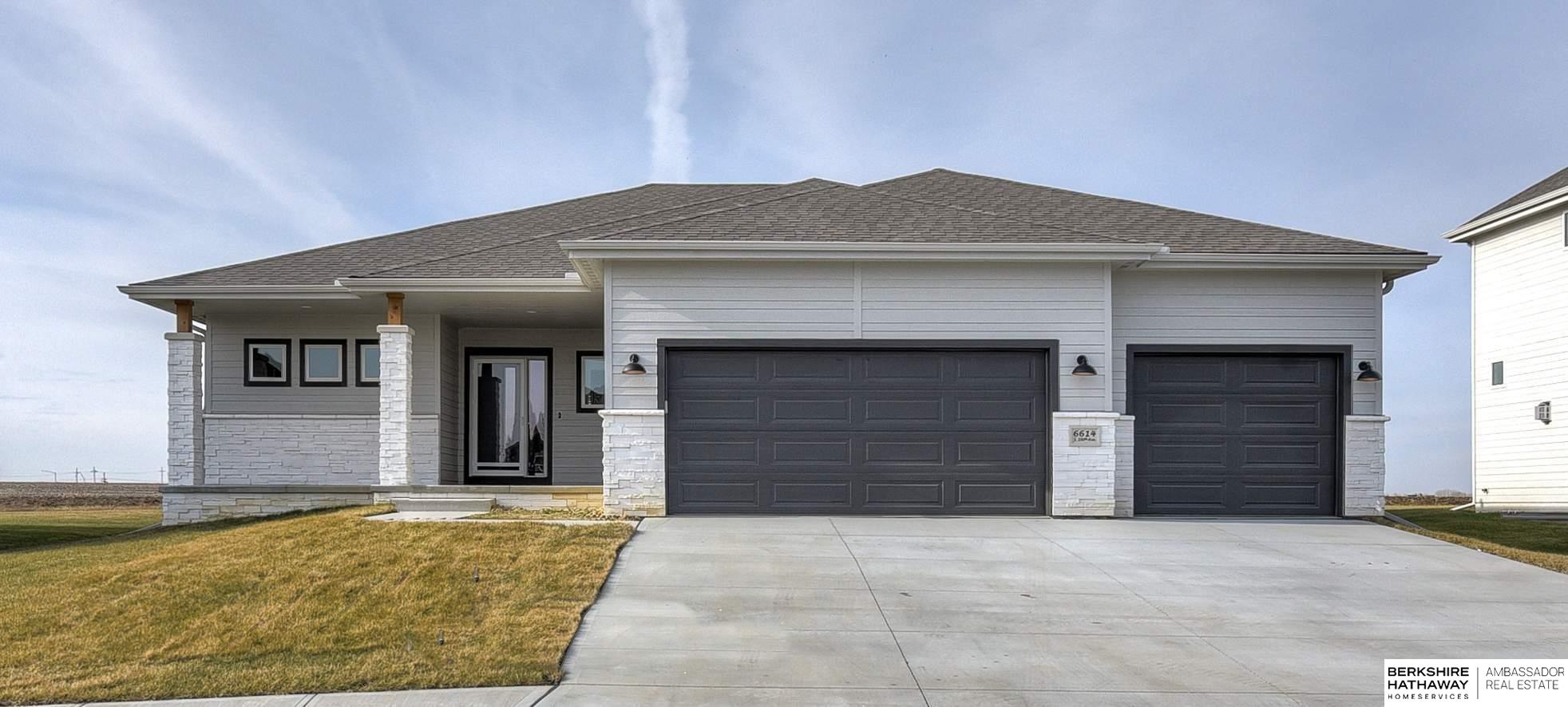 Photo of 10311 S 105th Street Papillion NE 68046