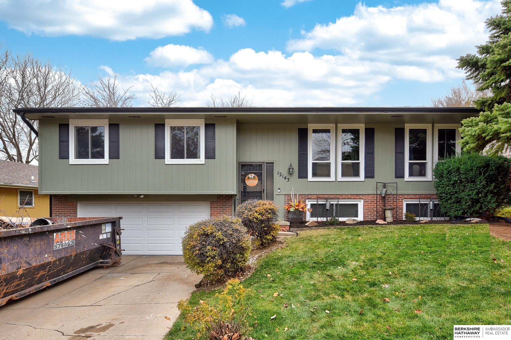 Photo of 12143 Erskine Circle Omaha NE 68164