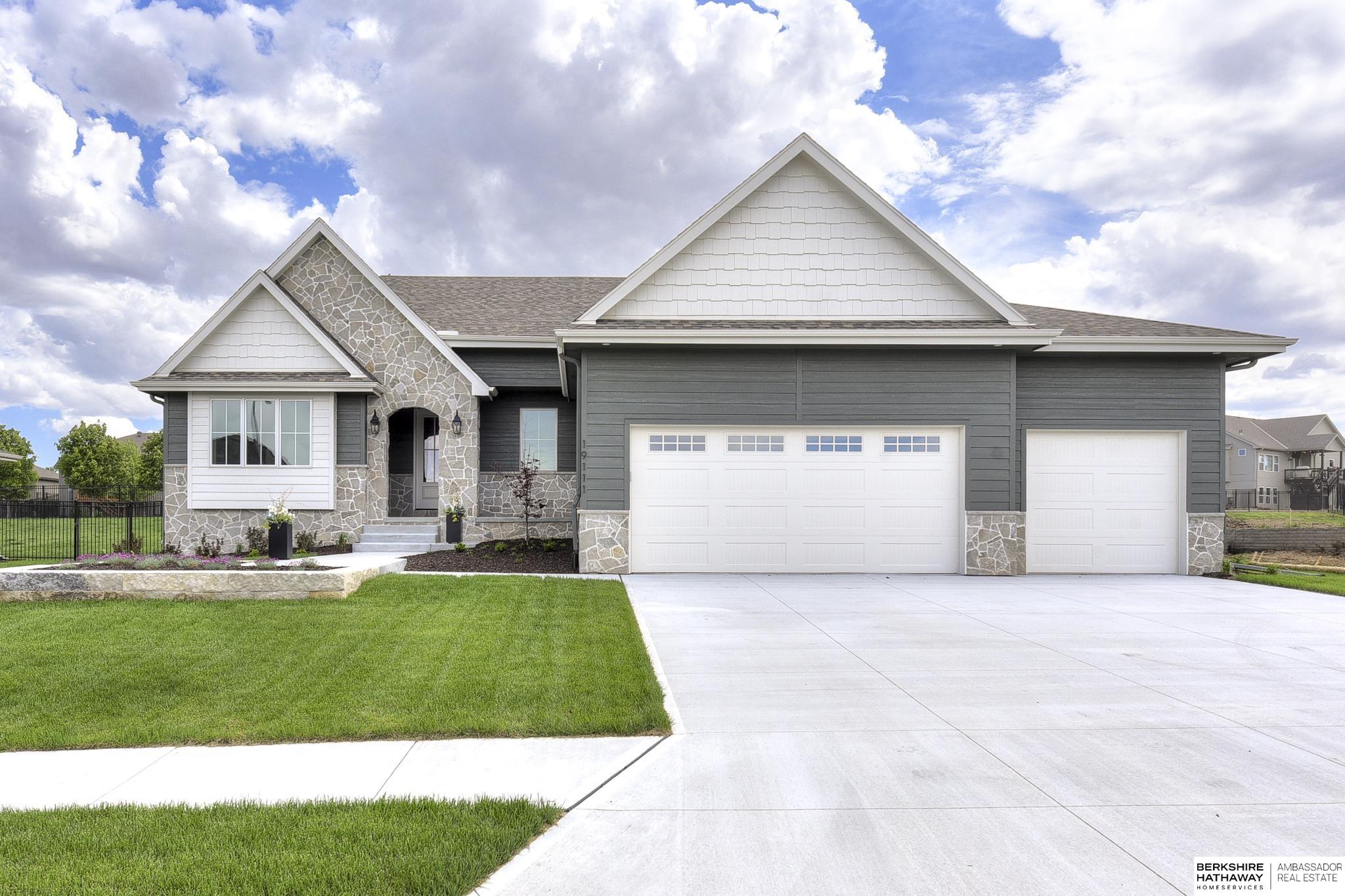 Photo of 19111 Riviera Drive Gretna NE 68136