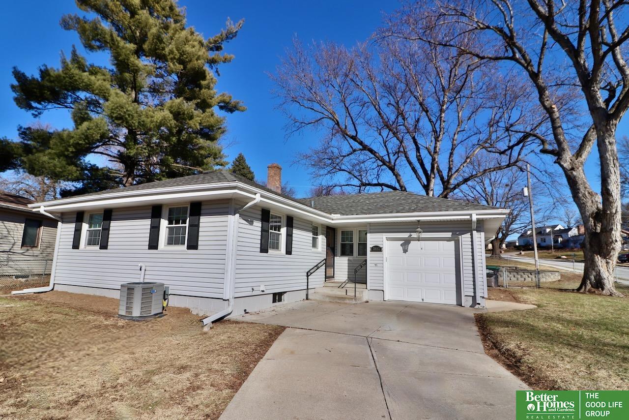 Photo of 7602 Ridge Avenue Omaha NE 68124
