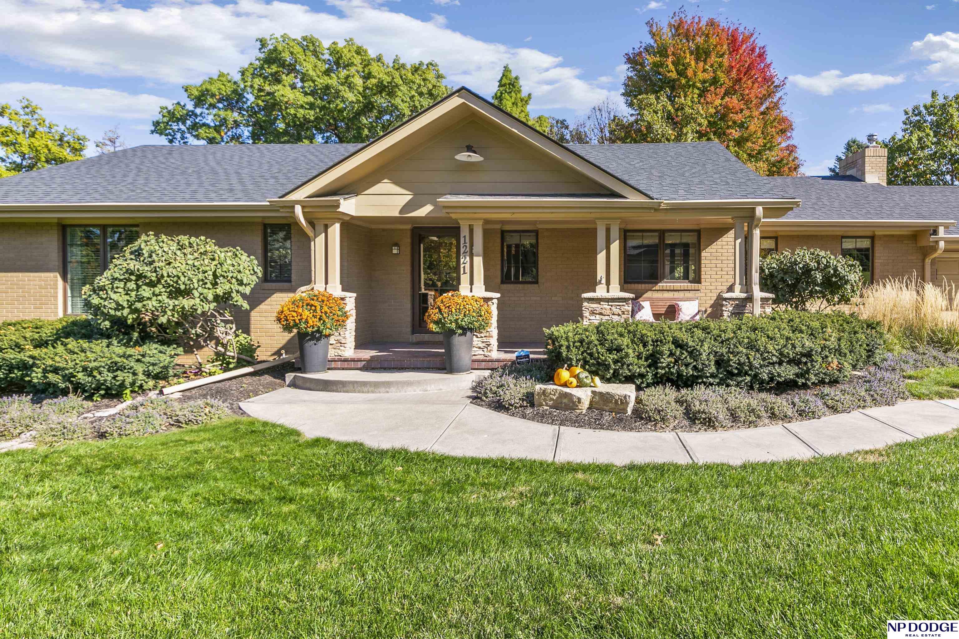 Photo of 1221 S 107th Street Omaha NE 68124