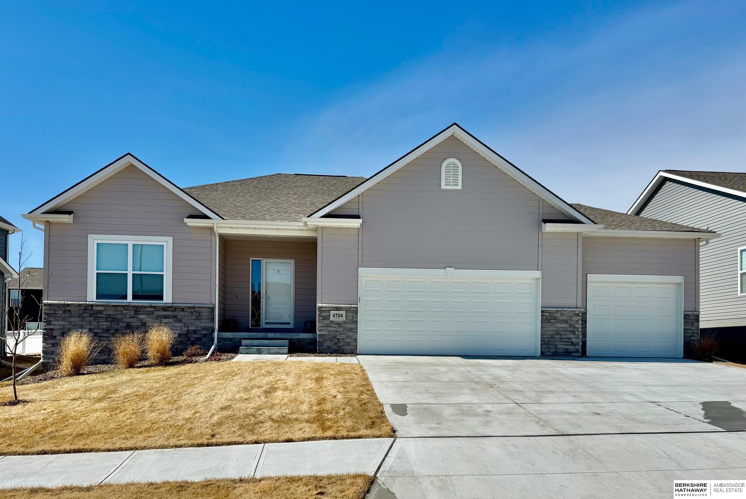 Photo of 4704 N 210th Avenue Omaha NE 68022