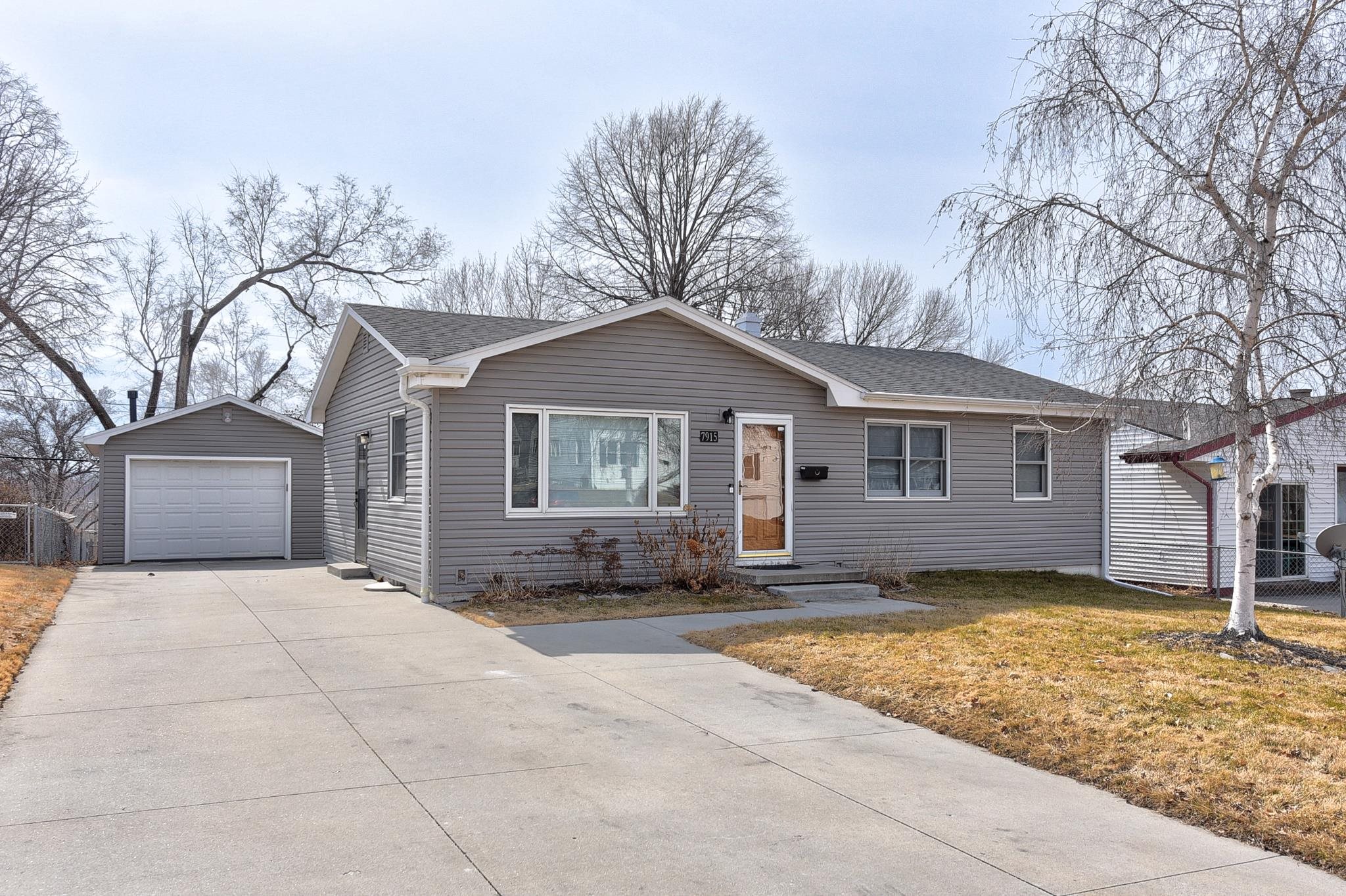 Photo of 7915 Ontario Street Omaha NE 68124
