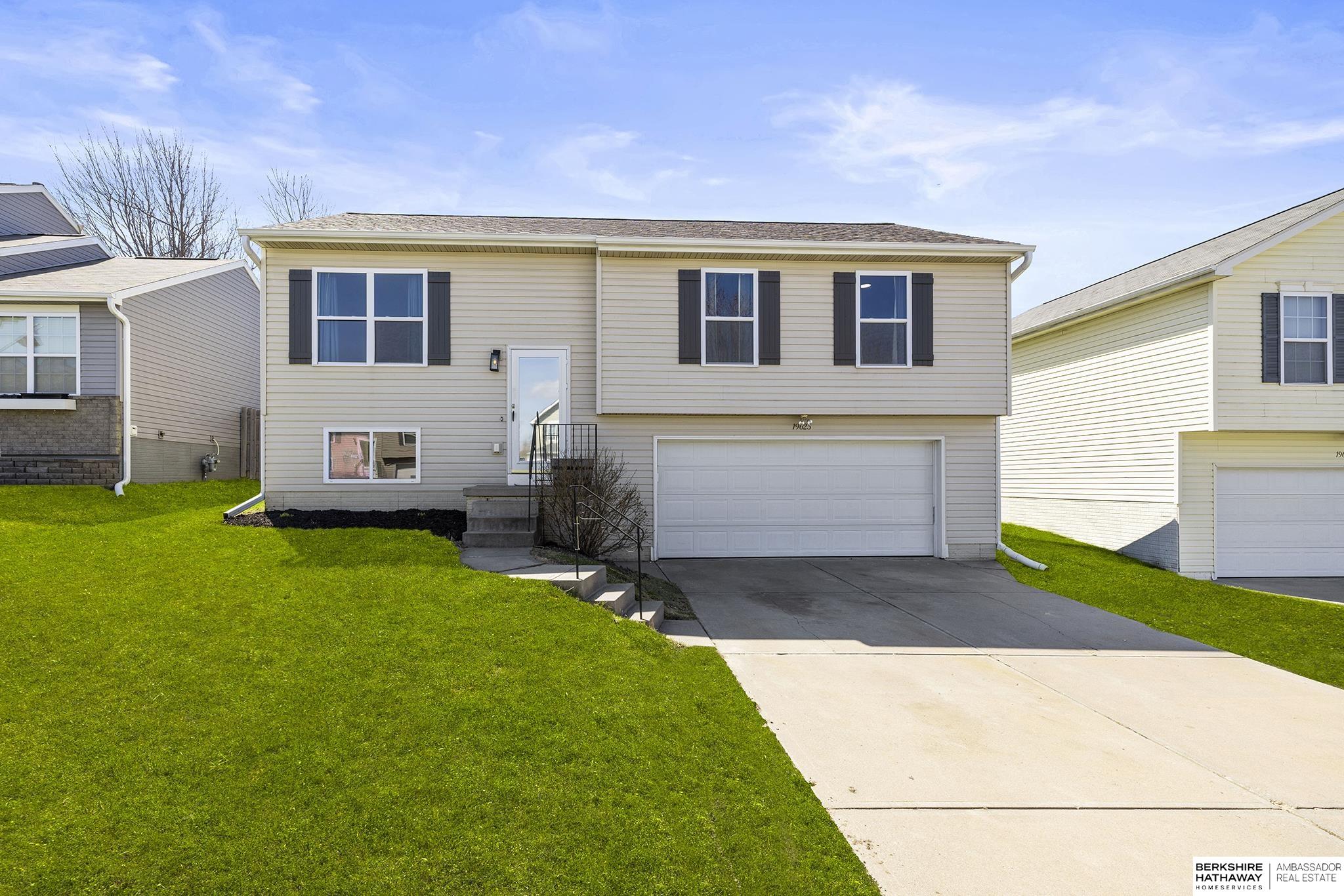 Photo of 19625 U Street Omaha NE 68135