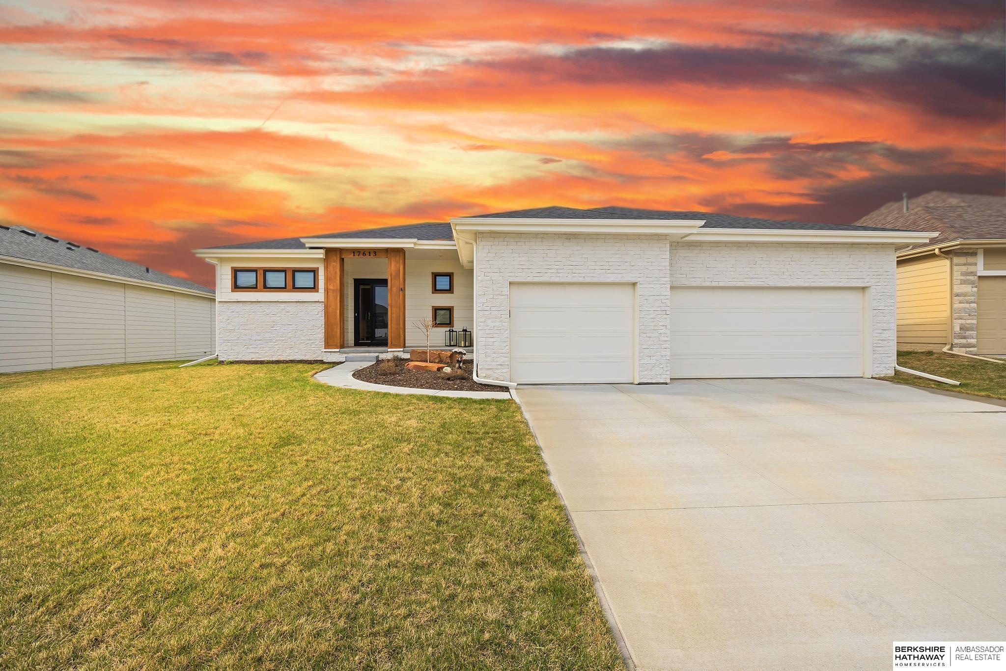 Photo of 17613 Scott Street Omaha NE 68007