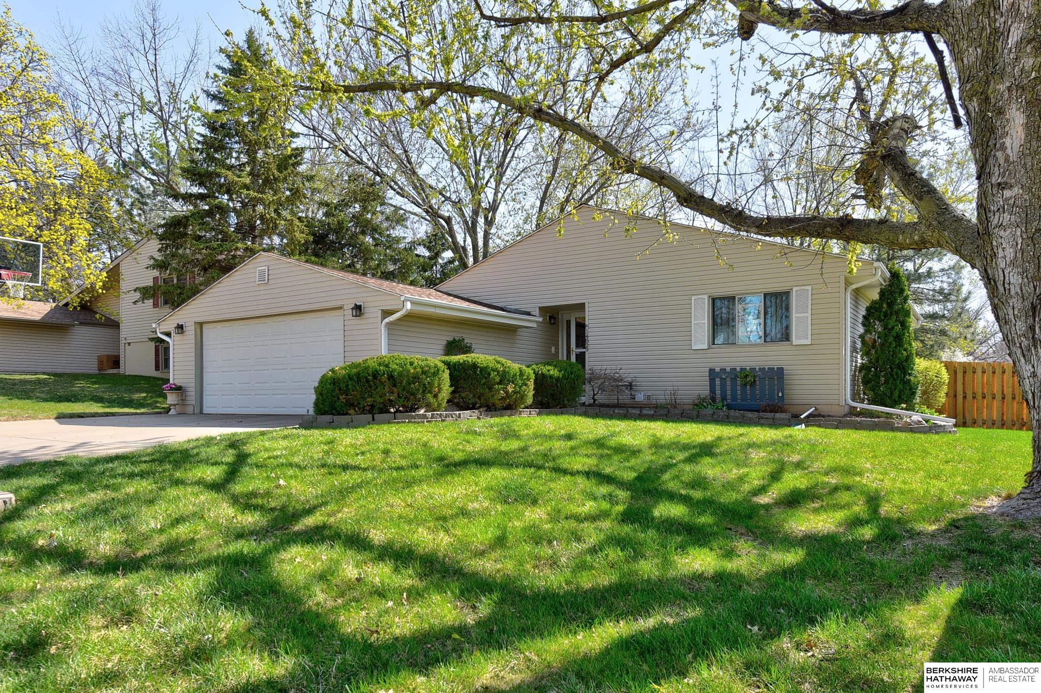 Photo of 14829 Parker Plaza Omaha NE 68154