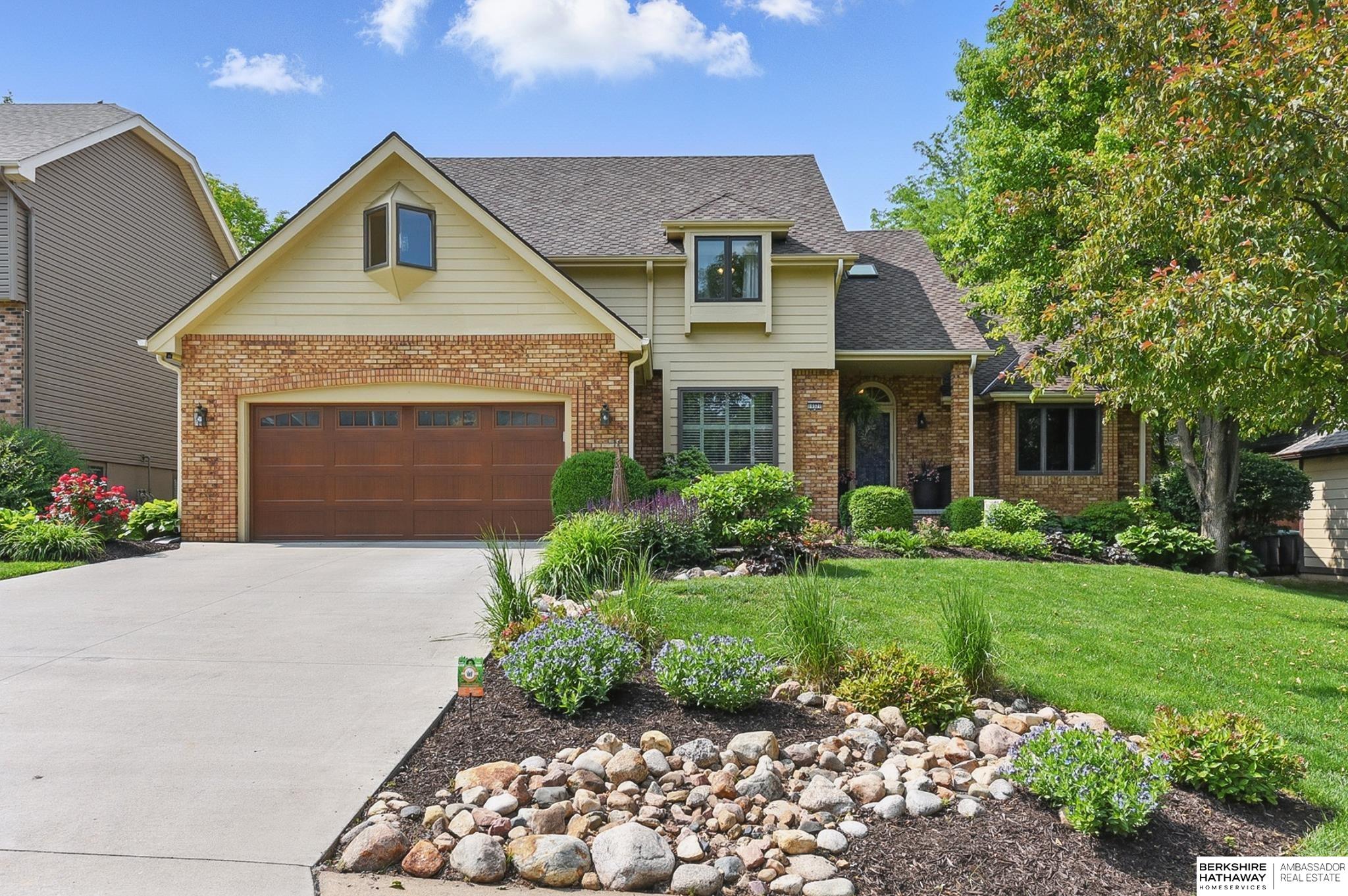 Photo of 10321 Washington Drive Omaha NE 68127