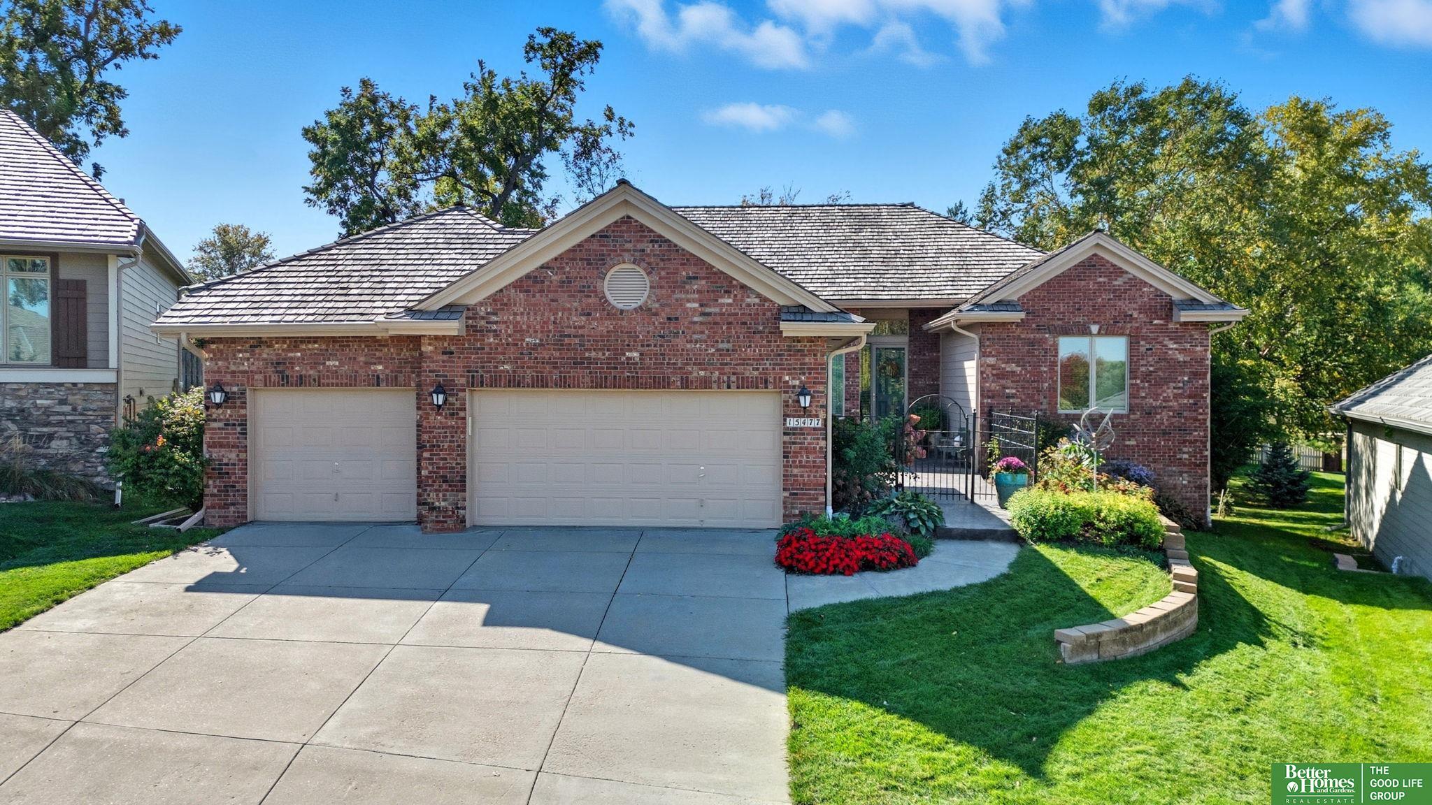 This highly sought after Walnut Lake gated community has the one for you! This home is a show stopper, starting w/the newly stamped concrete courtyard. The open floor plan has a formal dining room and living room w/a double fireplace into the kitchen. This meticulously maintained home was recently repainted w/soft neutral colors that compliment the wood floors. The kitchen features SS appliances, a granite top island & countertops. A guest bedroom w/full bath is just off the kitchen. The primary ensuite has a luxurious & classic look & boasts double sinks, quartz counters, a vanity, soaker tub, shower & massive walk-in closet. The well-designed basement has an expansive bar & island, complete w/custom cabinets & walnut countertops. The stone fireplace sits between built-ins & compliments the cabinetry & plantation blinds. Surround sound & central vac.