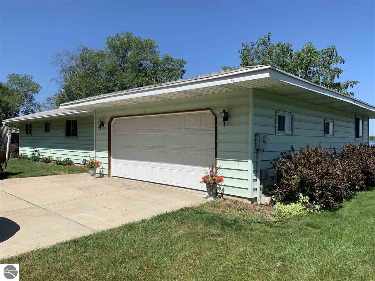 648 Holly Road, Cadillac, MI 49601 photo 5 of 54