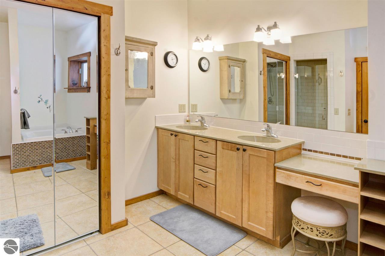 117 Rose Street, Traverse City, MI 49686 photo 14 of 46
