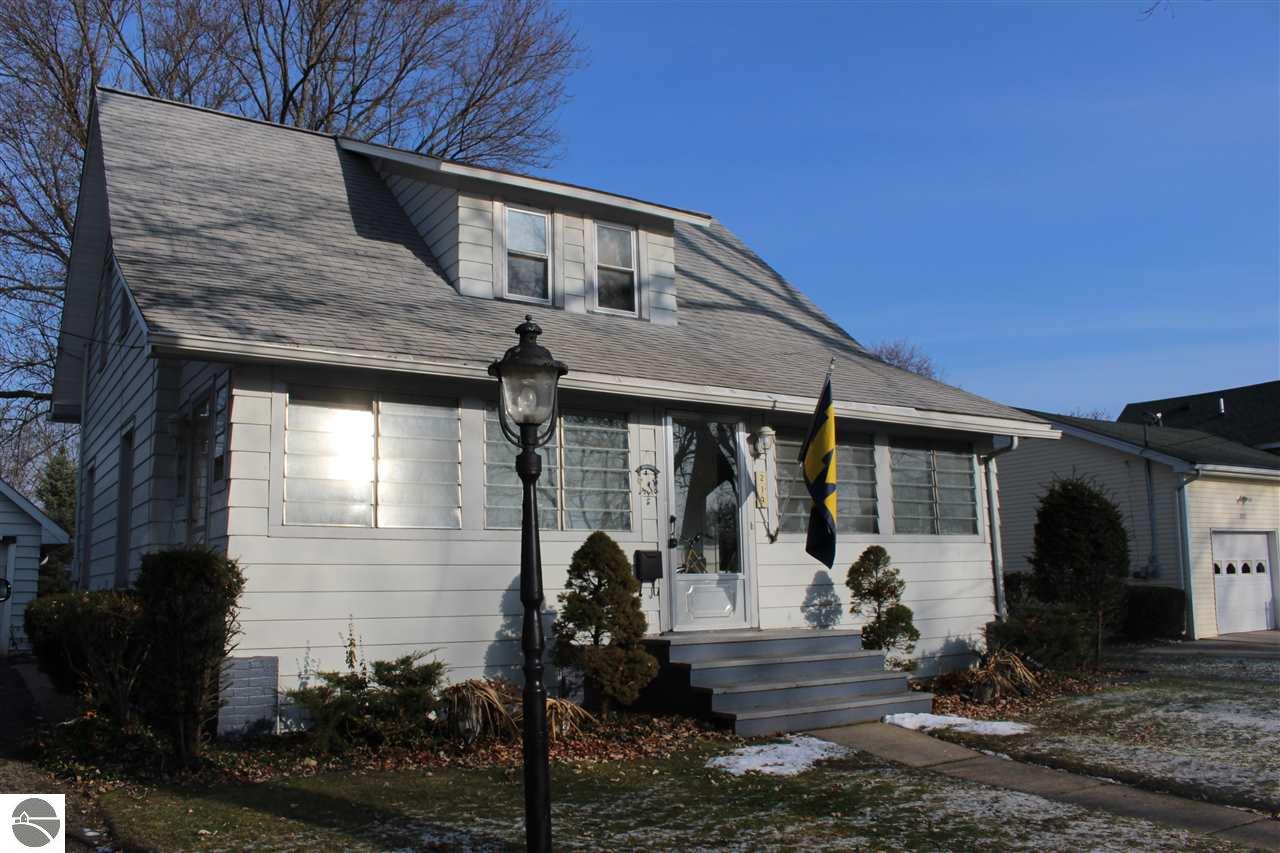 219 E End Street, Alma, MI 48801 photo 1 of 35